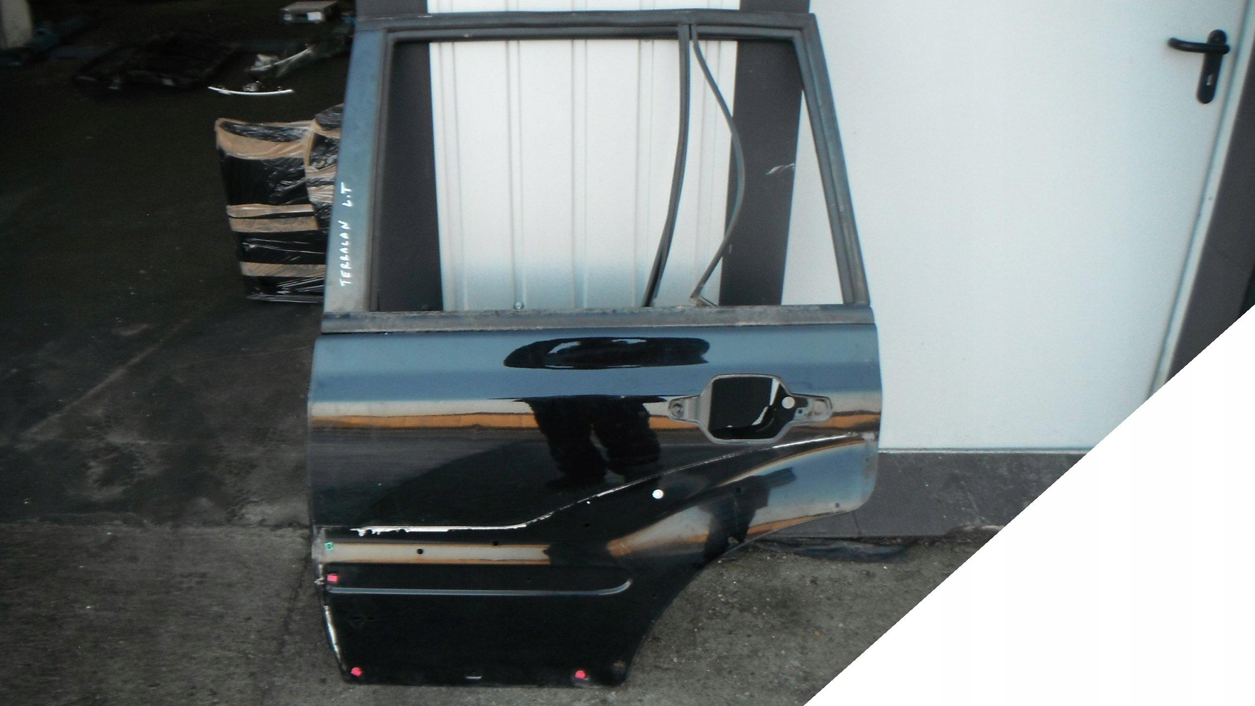 HYUNDAI TERRACAN 01-06 DRZWI LEWE TYLNE - GOŁE