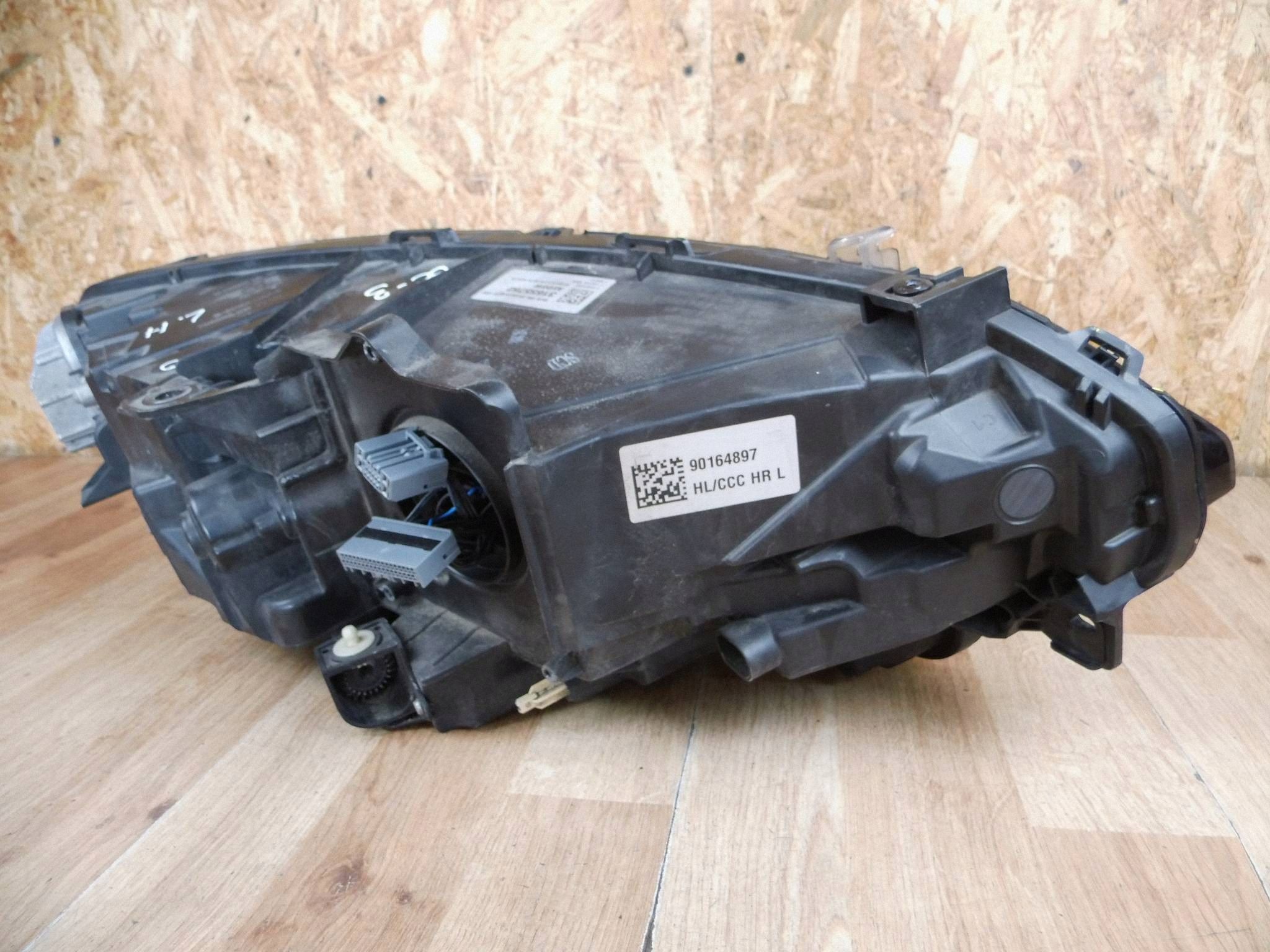 Volvo S90 V90 2021-2025 LIFT light left front front left 31655752