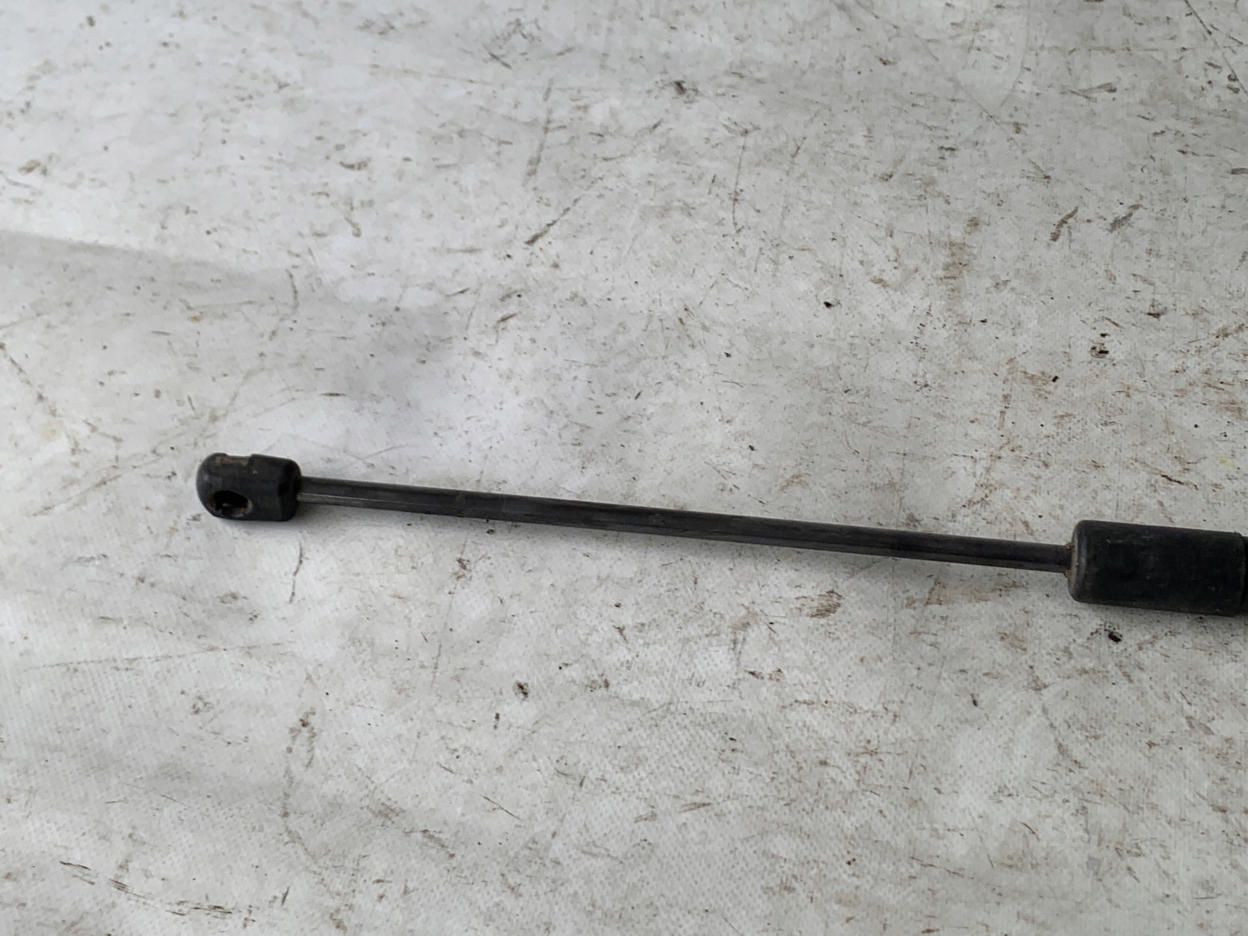 # damper bonnet FOCUS MK3 KOMBI BM51-N406A10-AB