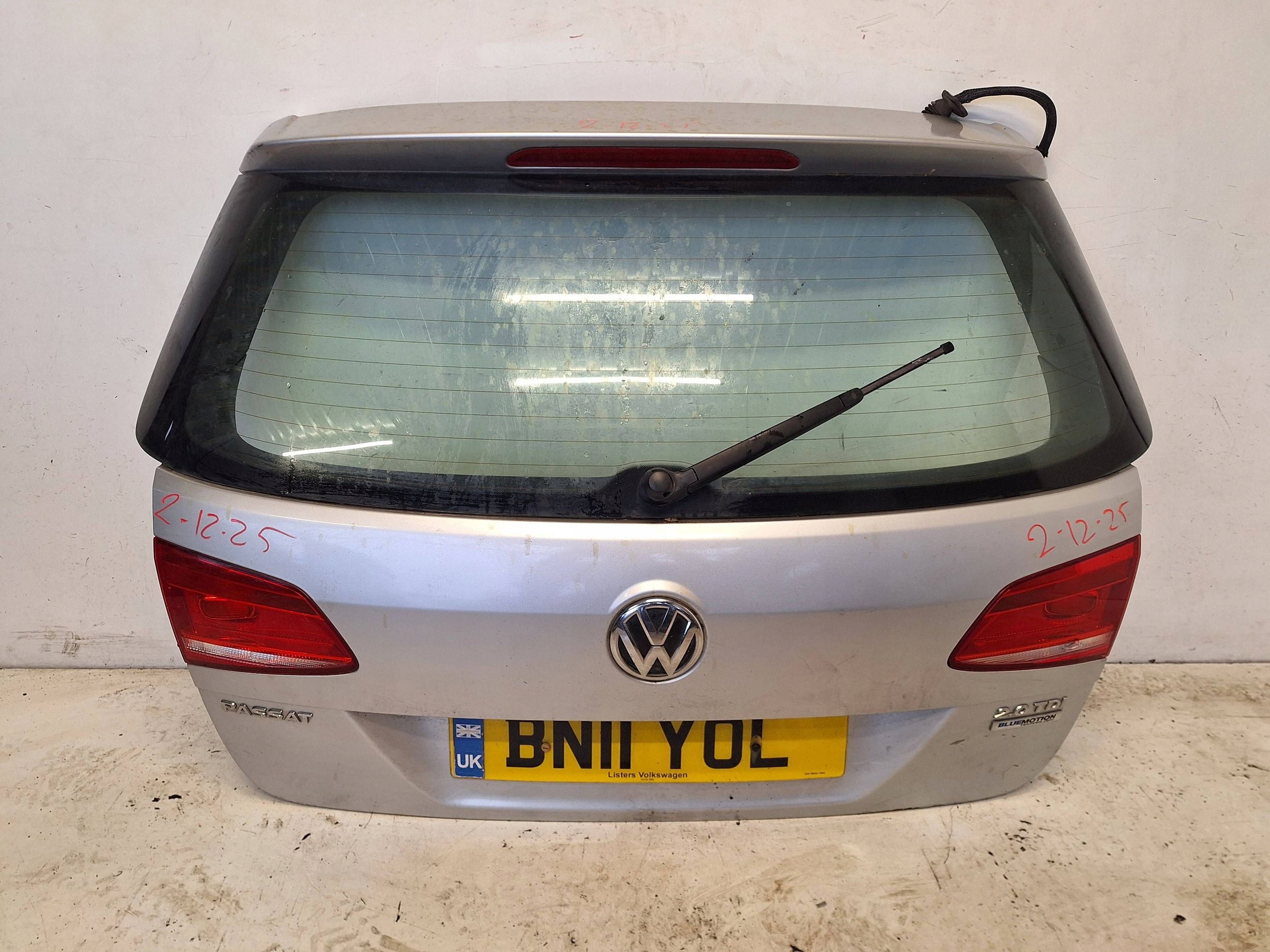 VOLKSWAGEN PASSAT B7 KOMBI 10-14 boot door
