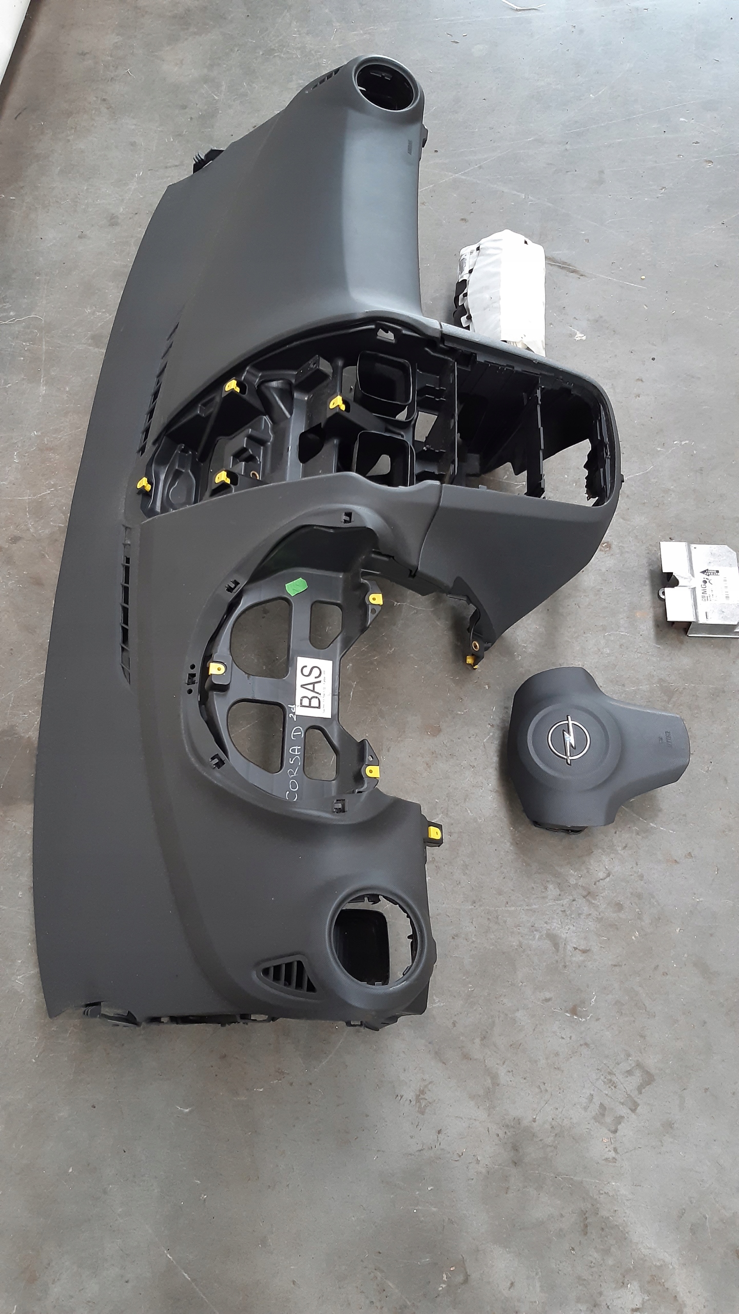 dashboard panel airbags console kpl Opel Corsa D