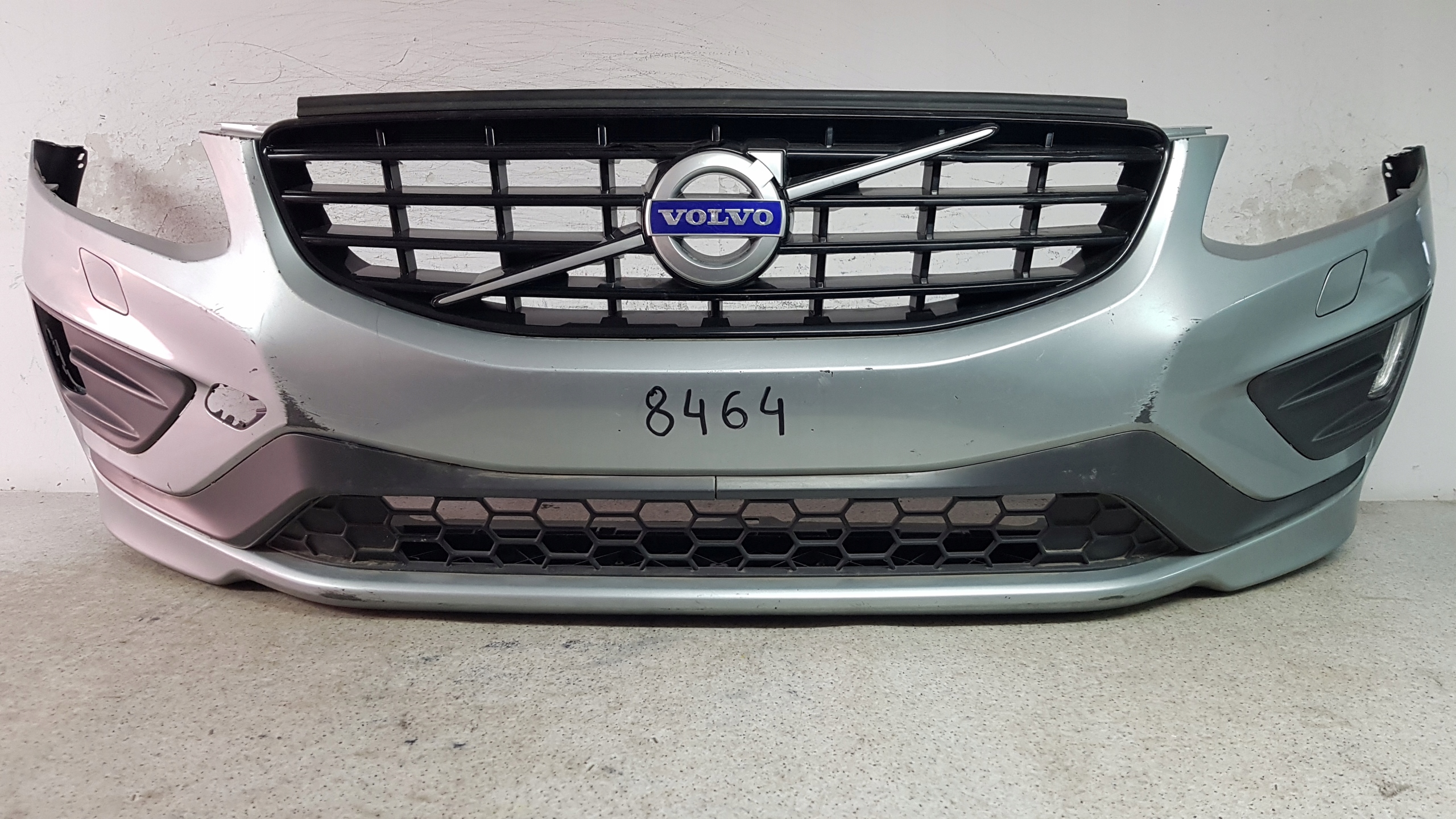 VOLVO XC60 XC 60 R-design 13 - bumper front 8464