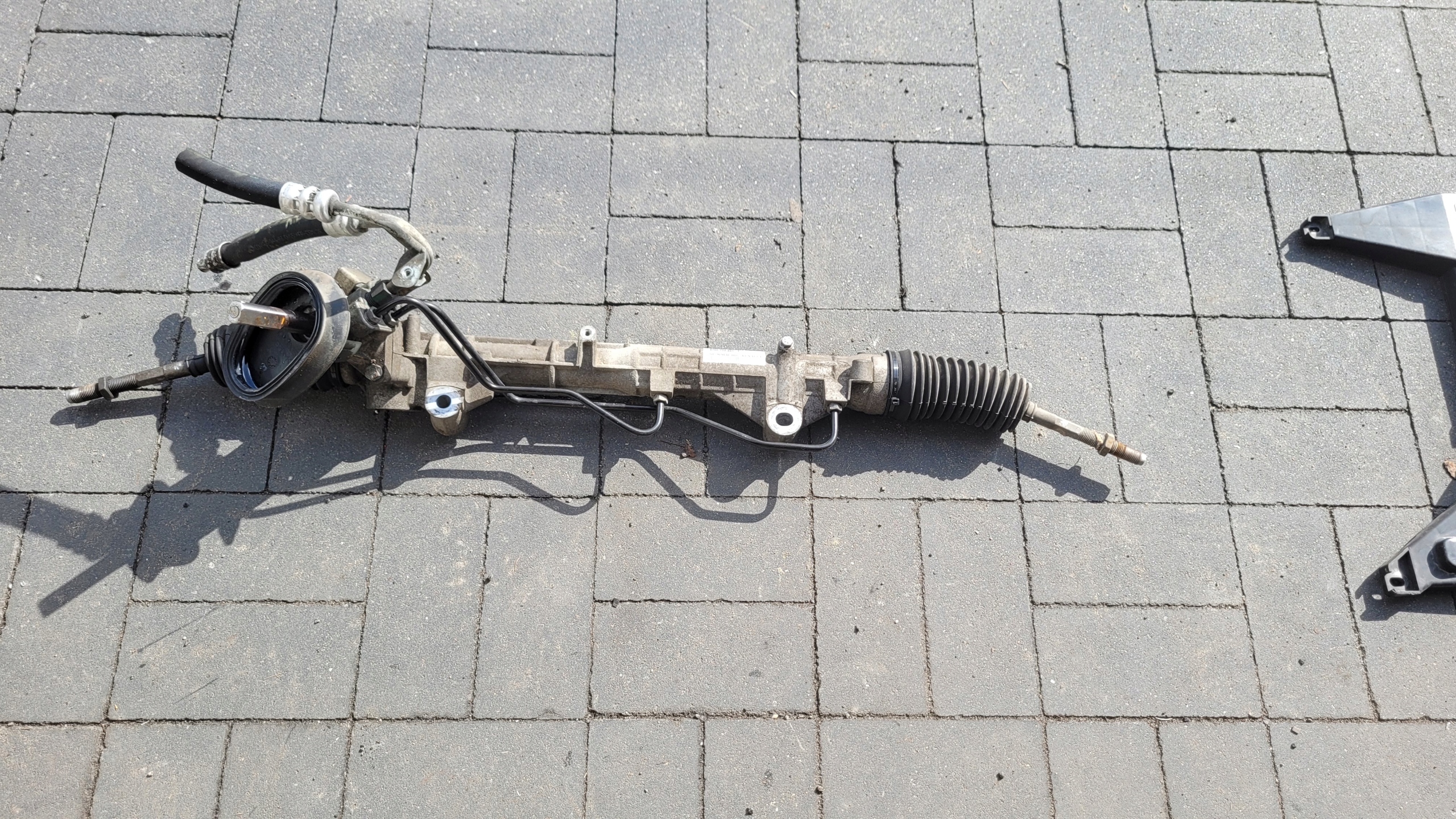 Dacia SANDERO и 2009 1.2 рулевая рейка