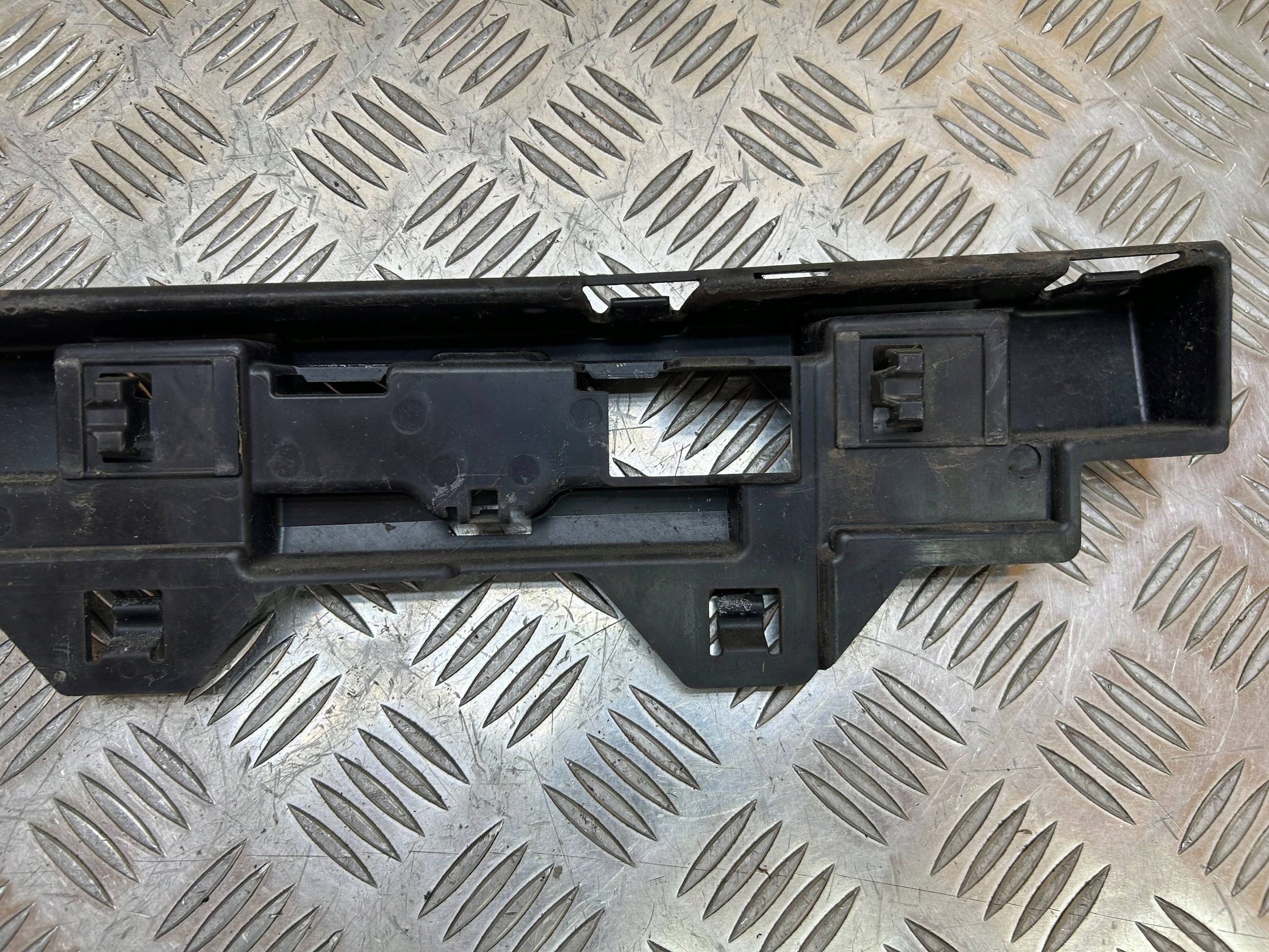 support mouldings progowej R3 BMW 1 F20 2013 7240916