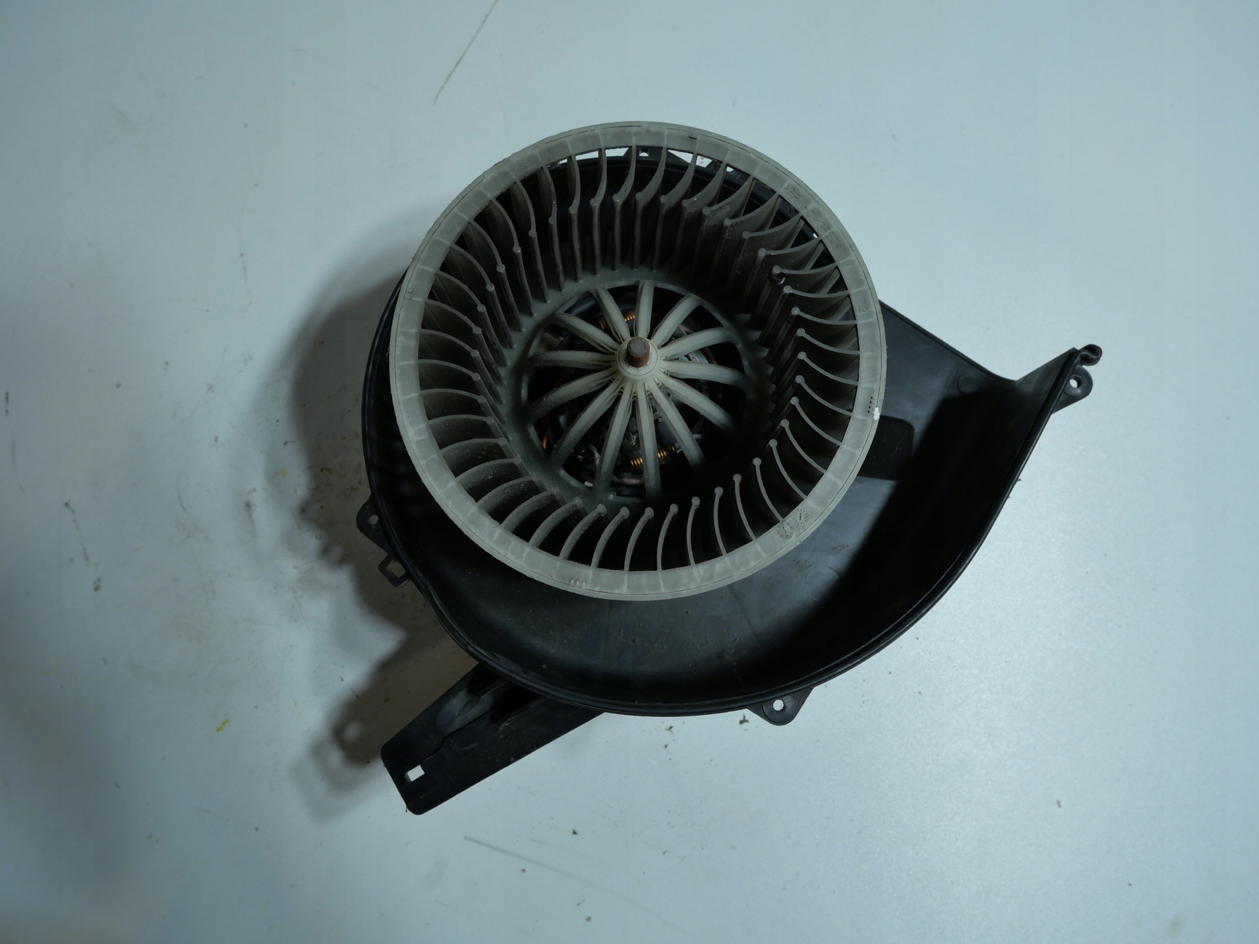 Lüfter DMUCHAWA VW POLO 9N 6Q1820015H