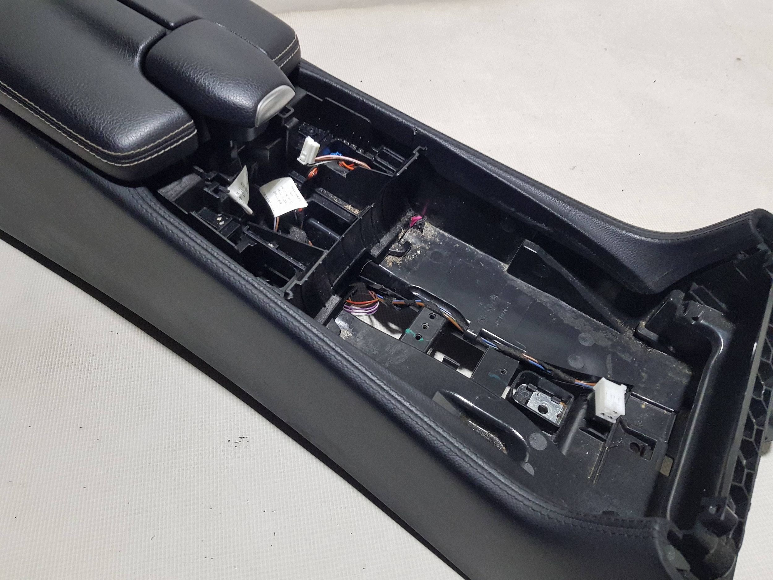armrest front front MERCEDES CLS W218 tunnel central