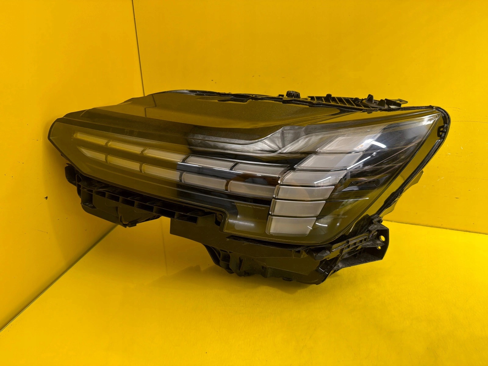 light left front Volvo EX90 Full Led 2024 32450062