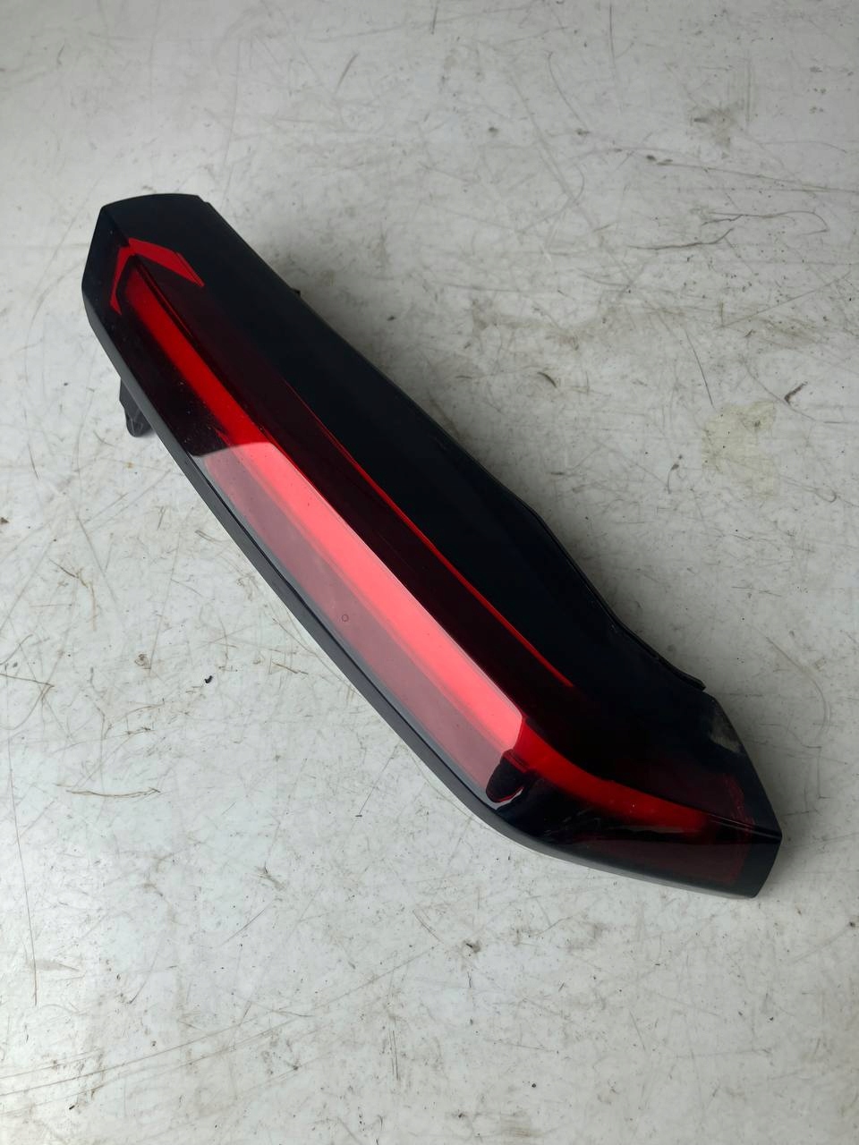 light right rear part to the bonnet CITROEN C4 III 9831120580