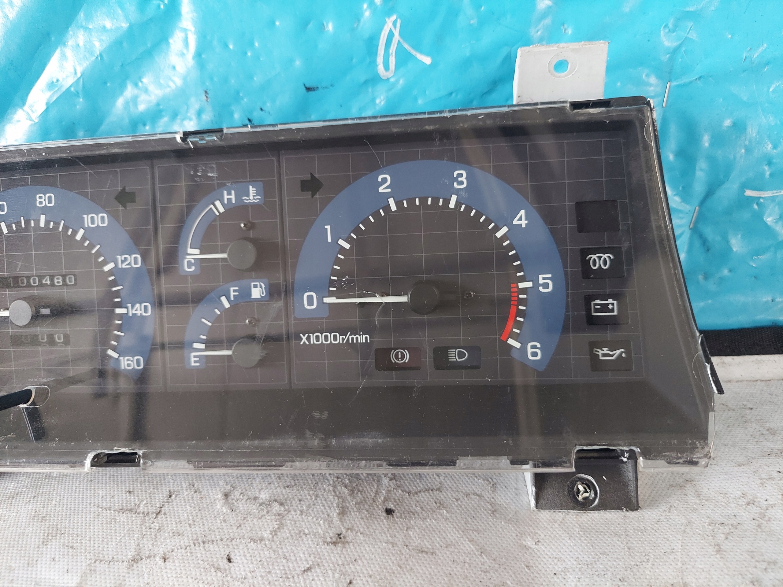 dials clock NISSAN VANETTE 2.4 and 1992R NX4715