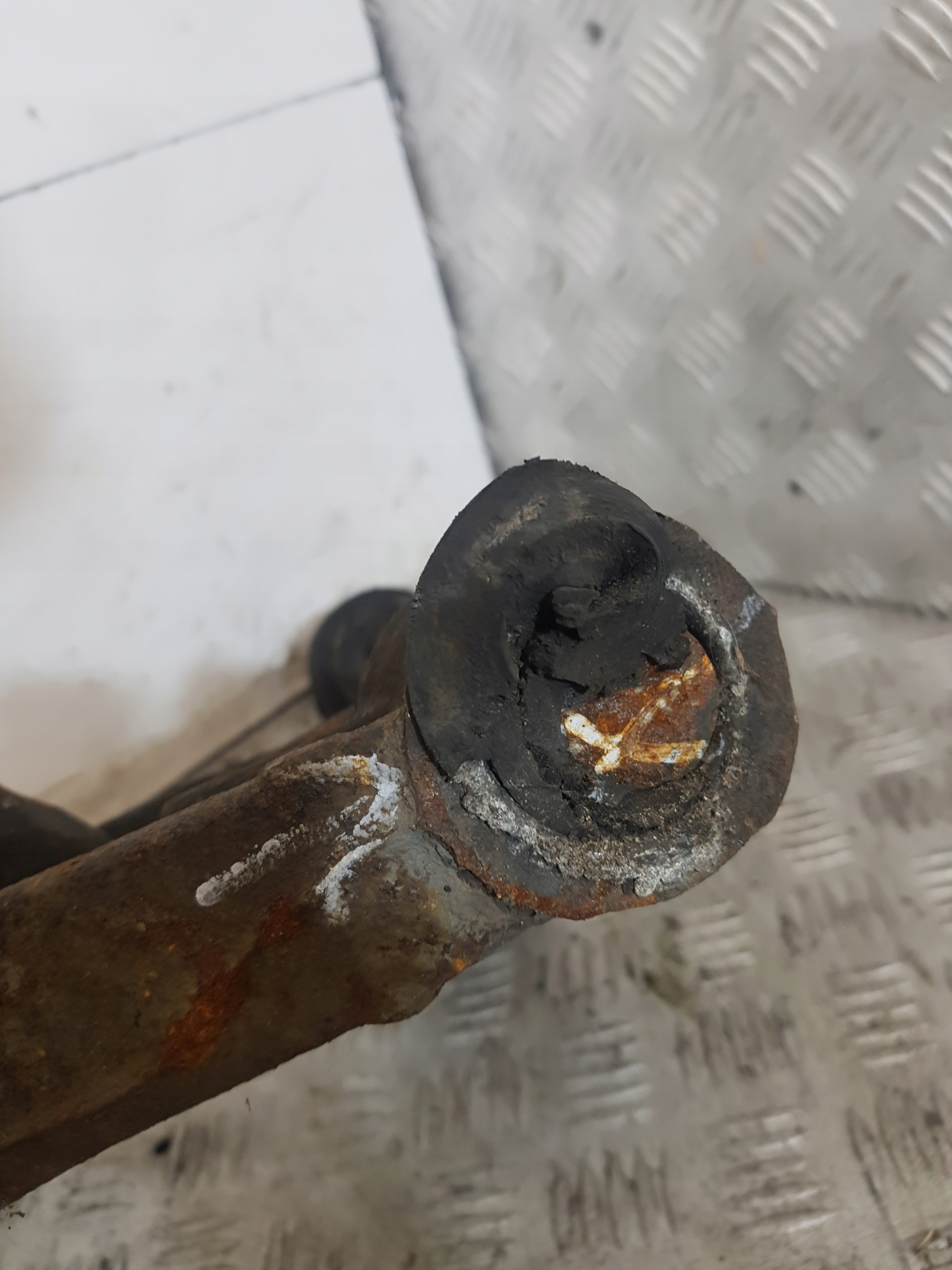 arm right front VOLKSWAGEN TOUAREG