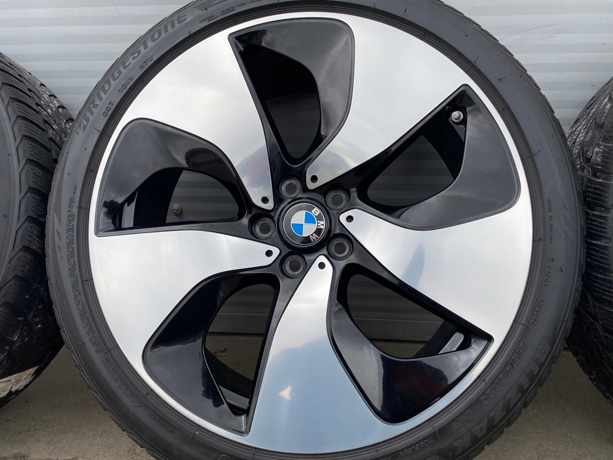 ORYGINALNE KOŁA ZIMOWE BMW i8 I12 I15 215/45/20 Marka opon Bridgestone