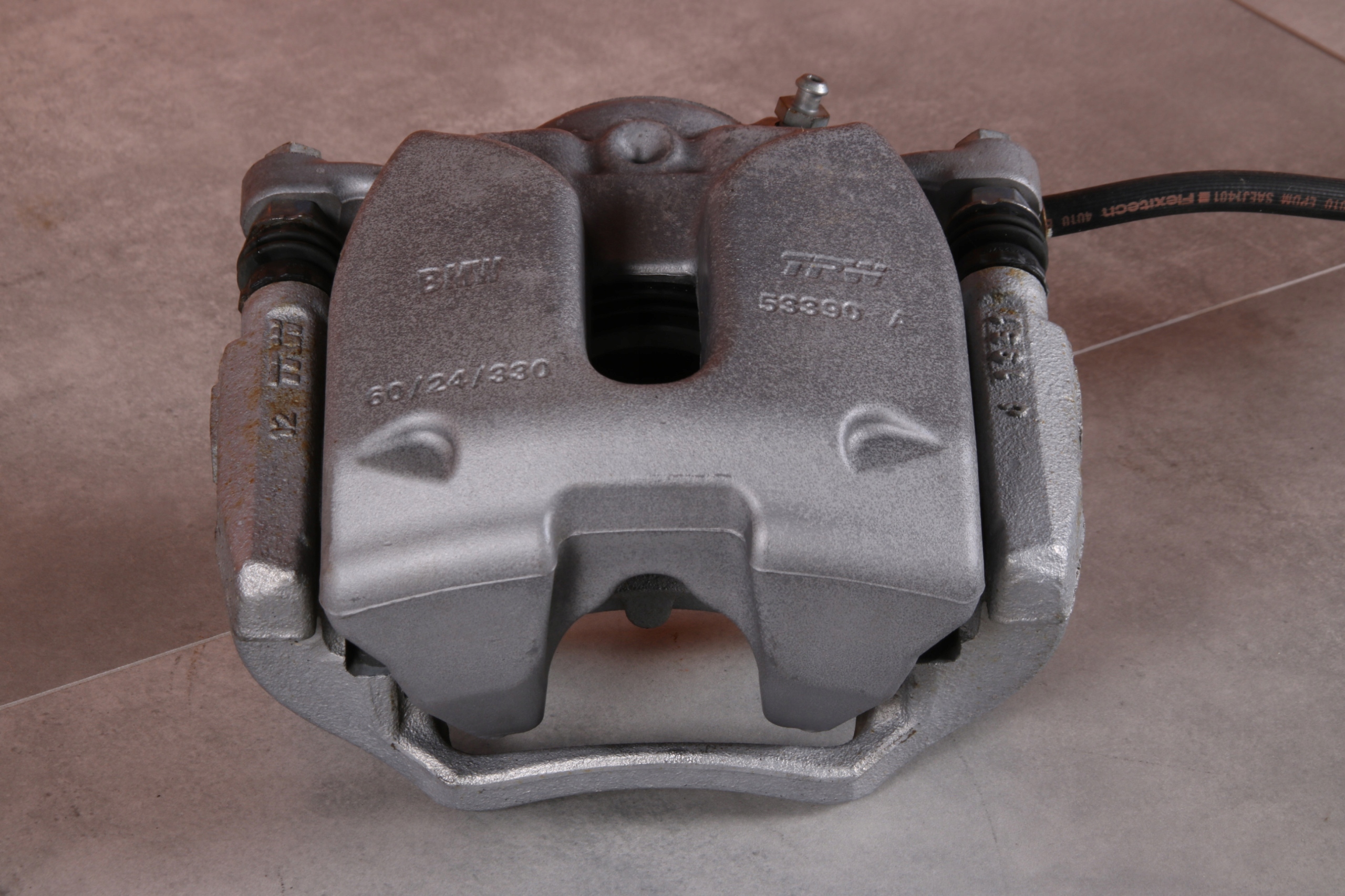 BMW G30 G31 caliper brake right front front 6872800 60/24/330 15 km !!