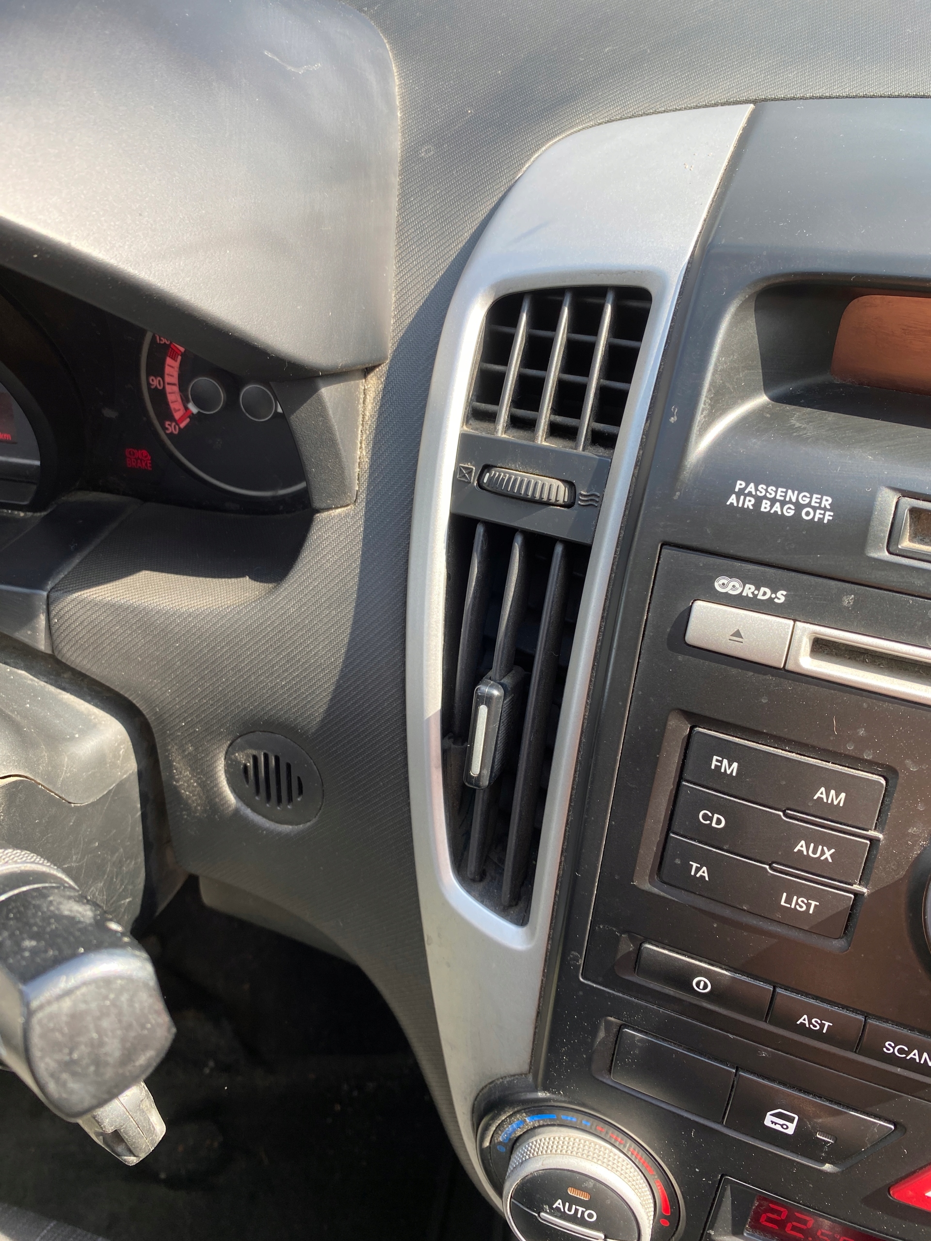 grid air conditioning devices air central left Kia Ceed SW FL 06-12