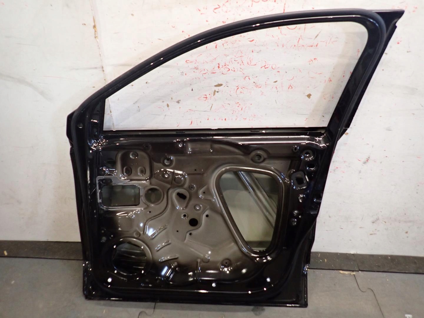 door front front right SEAT ATECA 2016- 575831312A