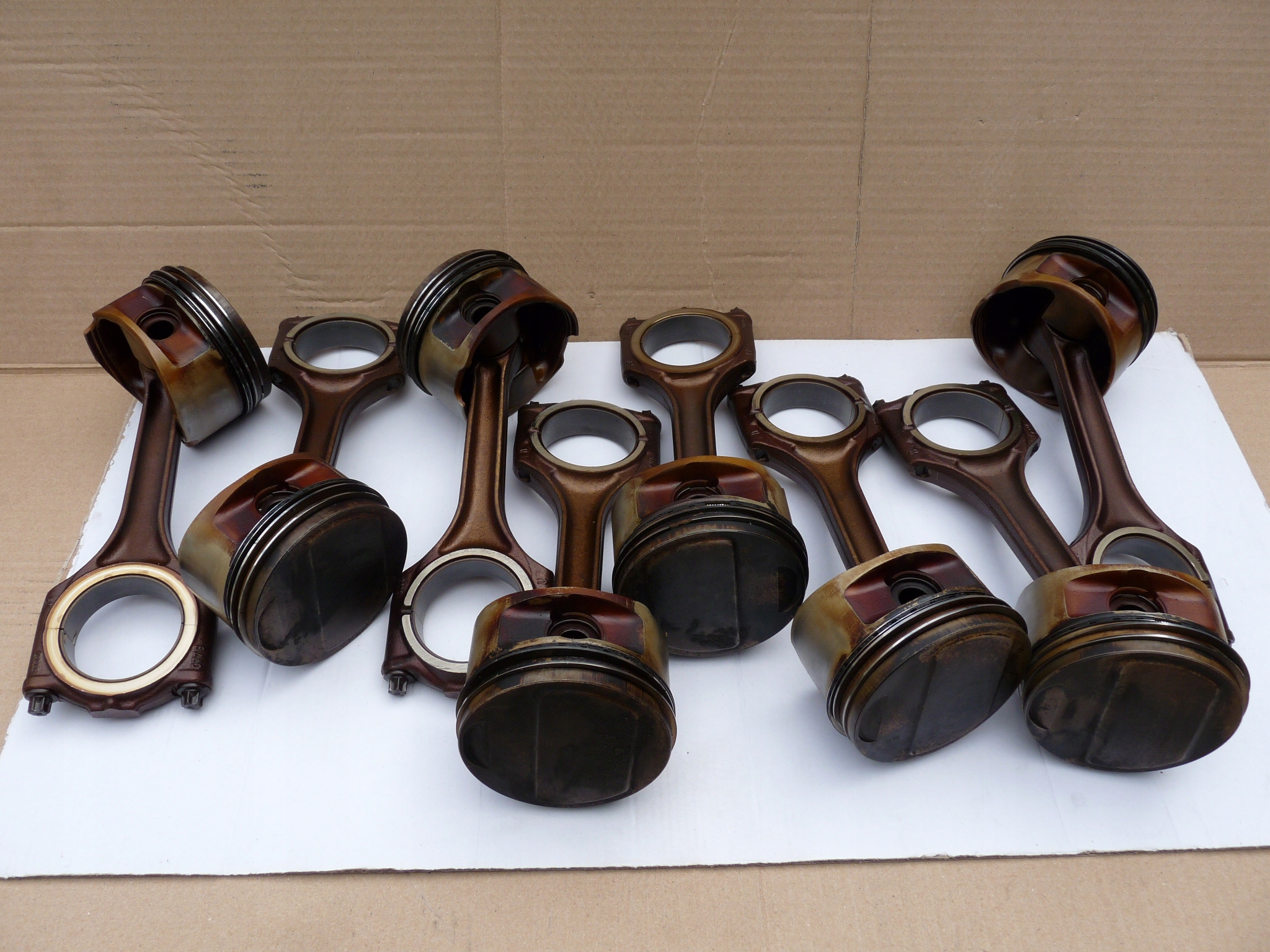 AUDI A8 D2 3.7 AKC AQG TŁOK + KORBOWÓD 84L30