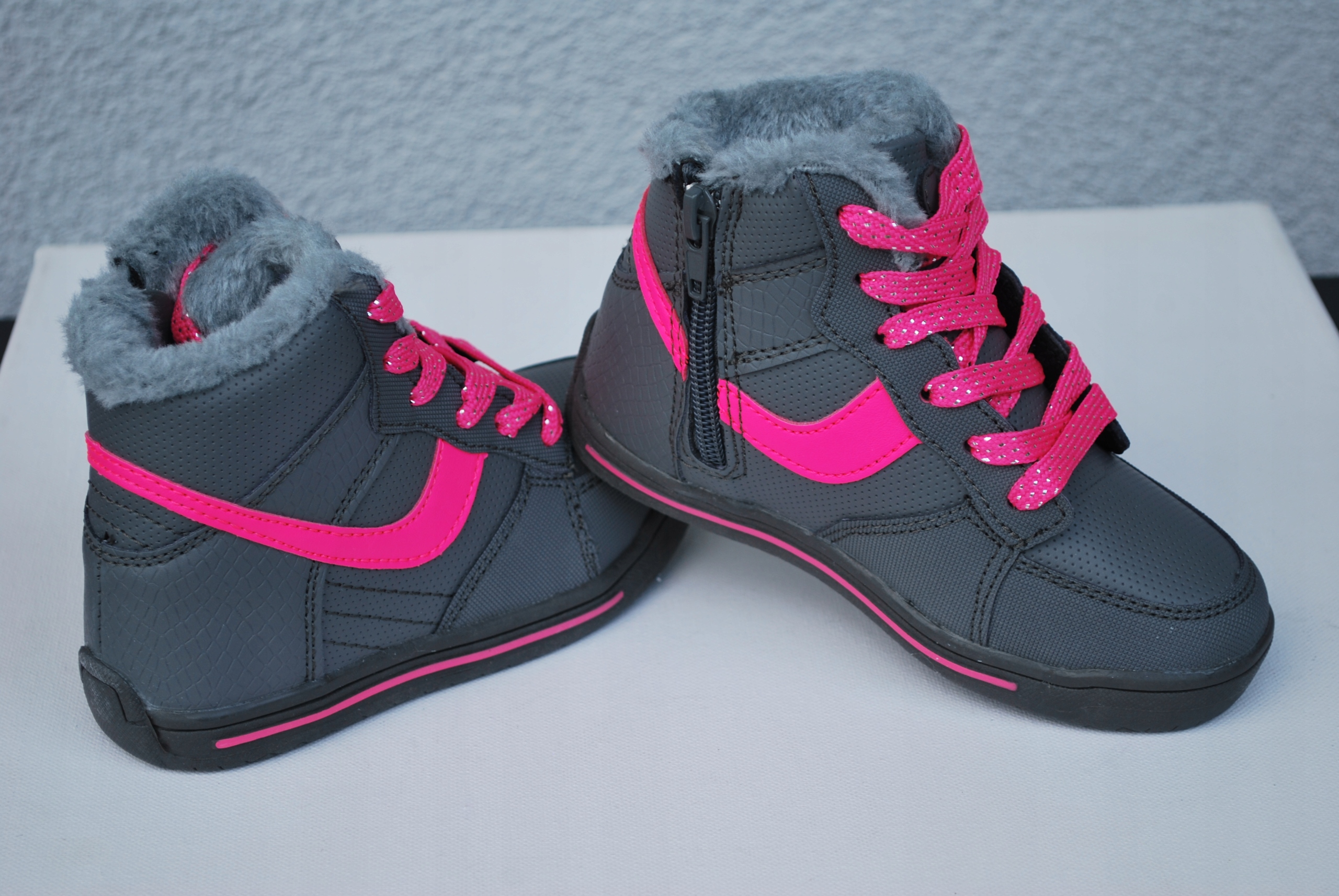 OCIEPLANE SPORTOWE KOZAKI na suwak r.32 / 21cm Bohater / Bajka brak