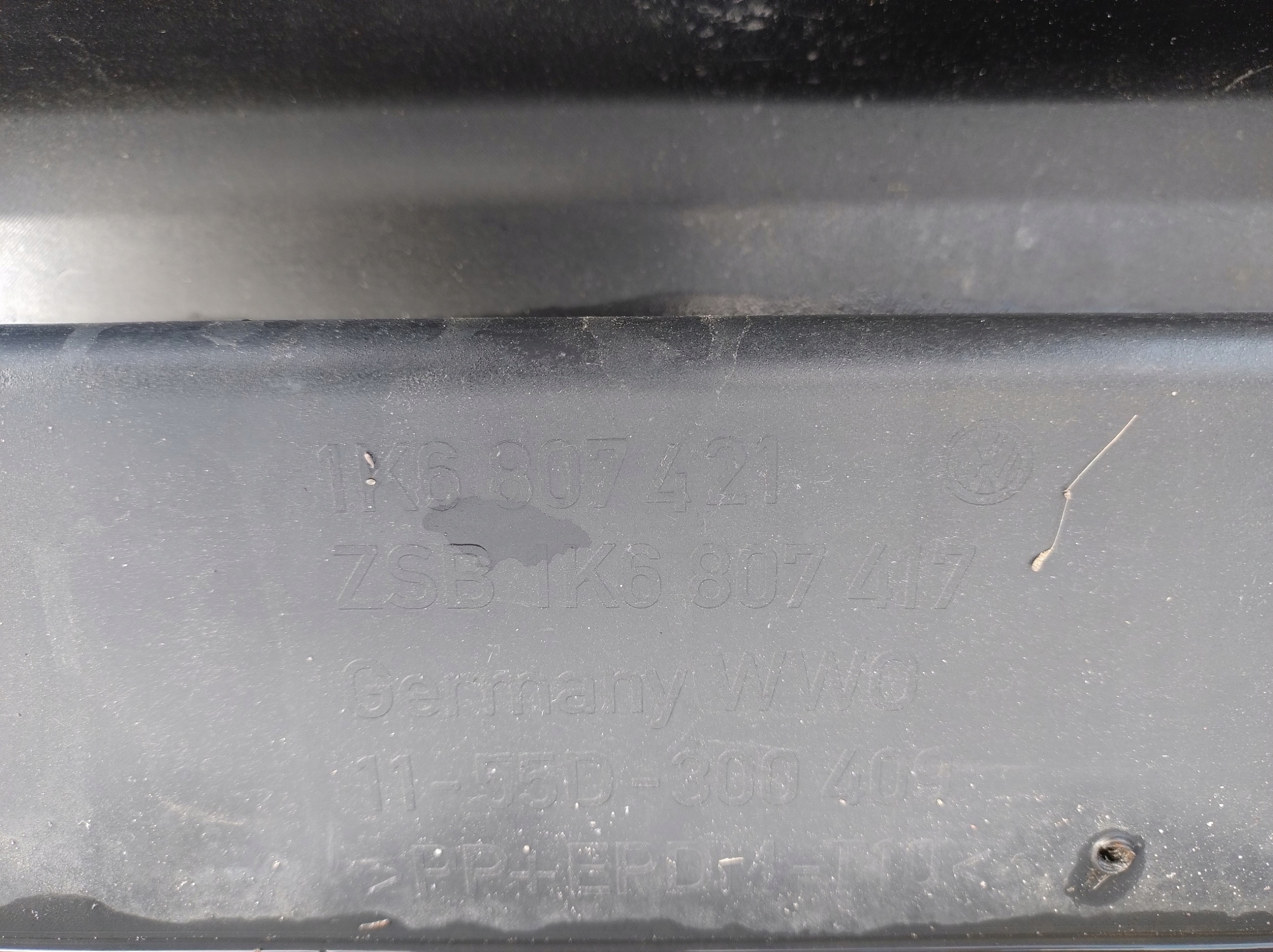 VW GOLF 5 V HB bumper rear part without PDC + supports 1K6807421 MA5