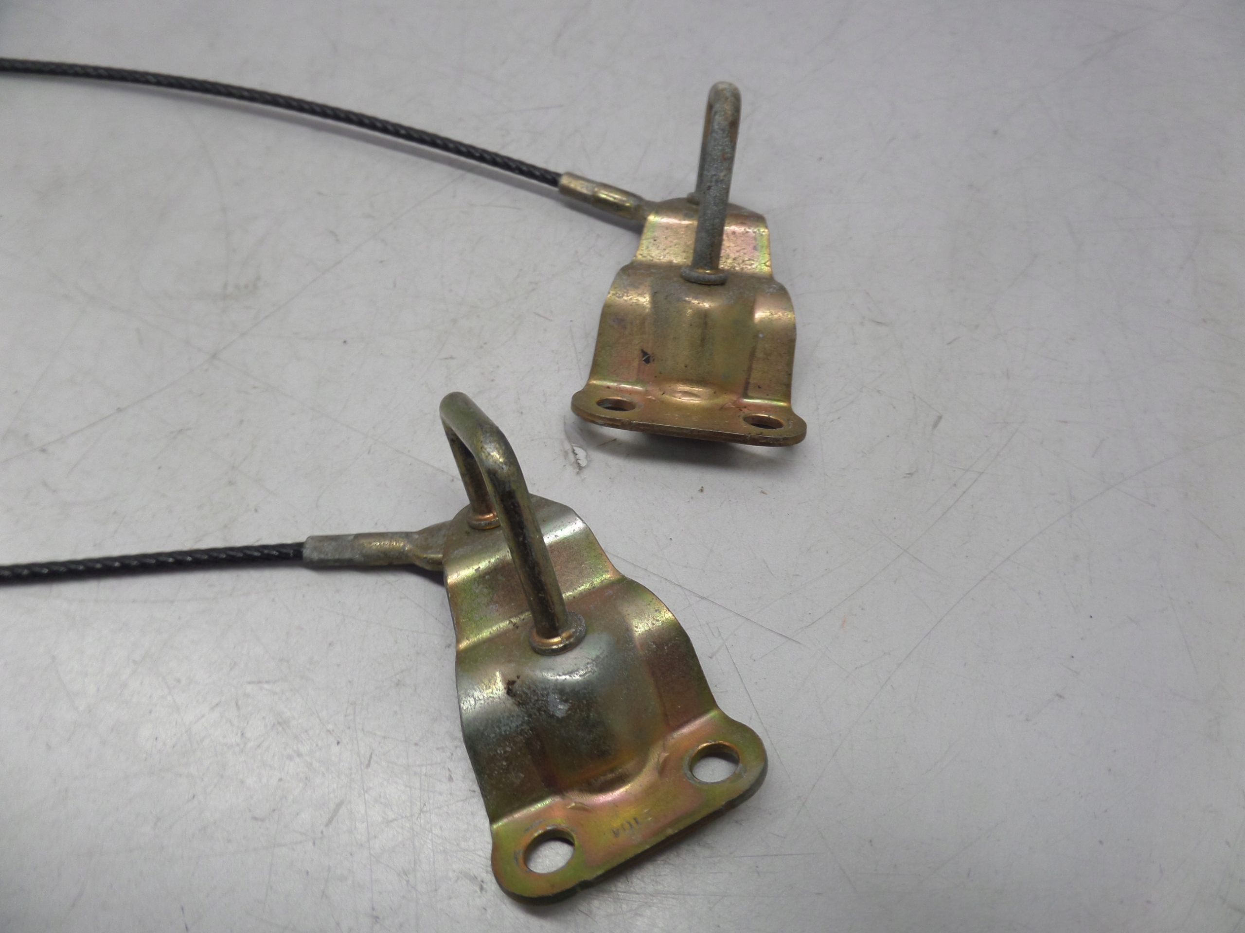 RYGIEL OGRANICZNIK KLAPY SMART FORTWO 450 I 2SZT. KOMPLET Numer katalogowy części RYGIEL OGRANICZNIK KLAPY SMART FORTWO 450 2SZ.