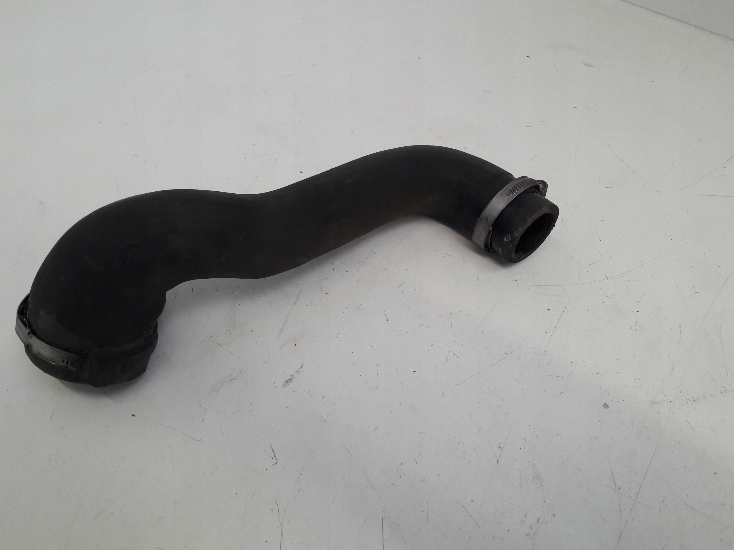 Schlauch intercooler 55351859 Opel Meriva 1,7 CDTI
