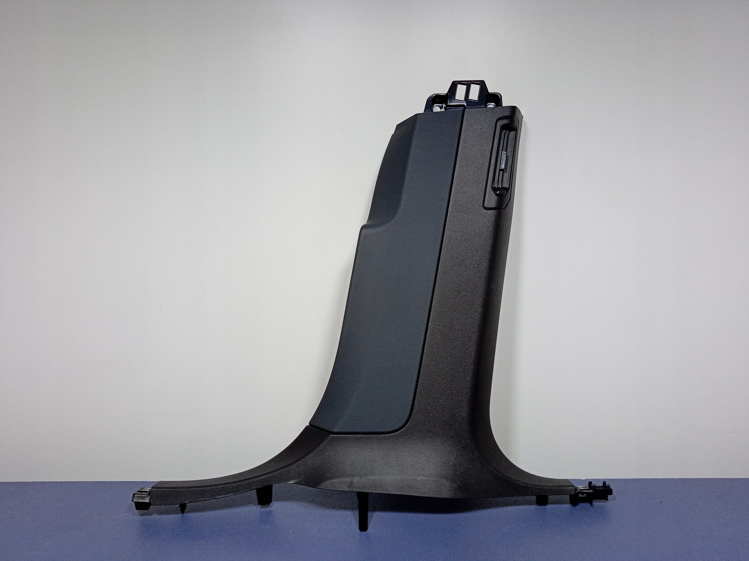 BMW IX I20 OSŁONA WNĘTRZA SŁUPKA B PRAWA 9875314