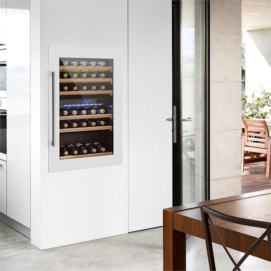 Winiarka Lodówka na wino napoje do zabudowy 2 strefy 41 butelek LED Kolor dominujący srebrny/szary