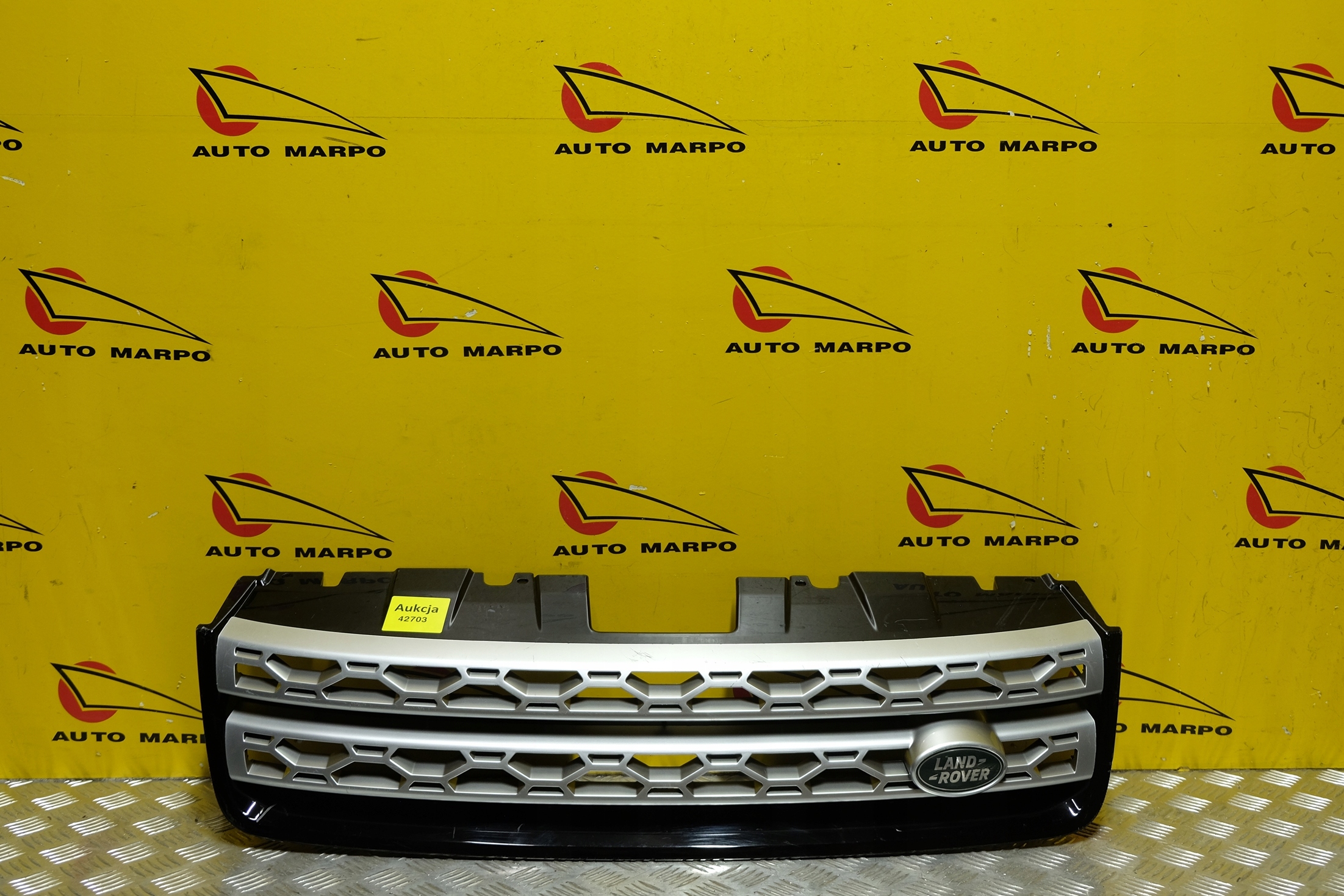 LAND ROVER DISCOVERY SPORT 15- GRILL ATRAPA USA Numer katalogowy części L5502015-GRILL