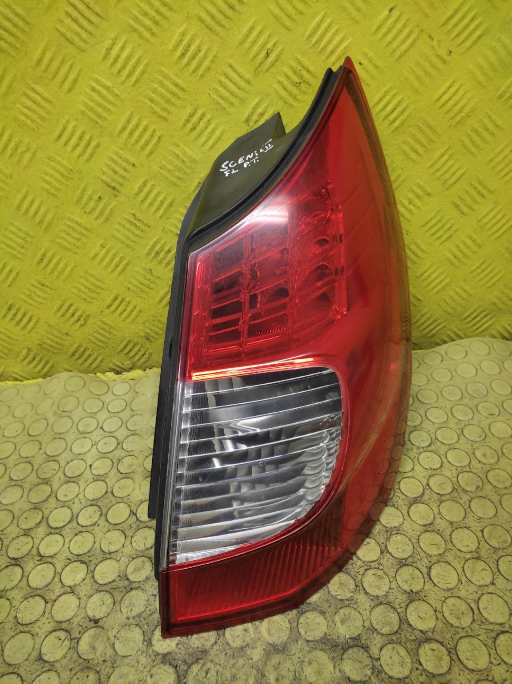 RENAULT SCENIC II LIFT light right rear part 8200474327