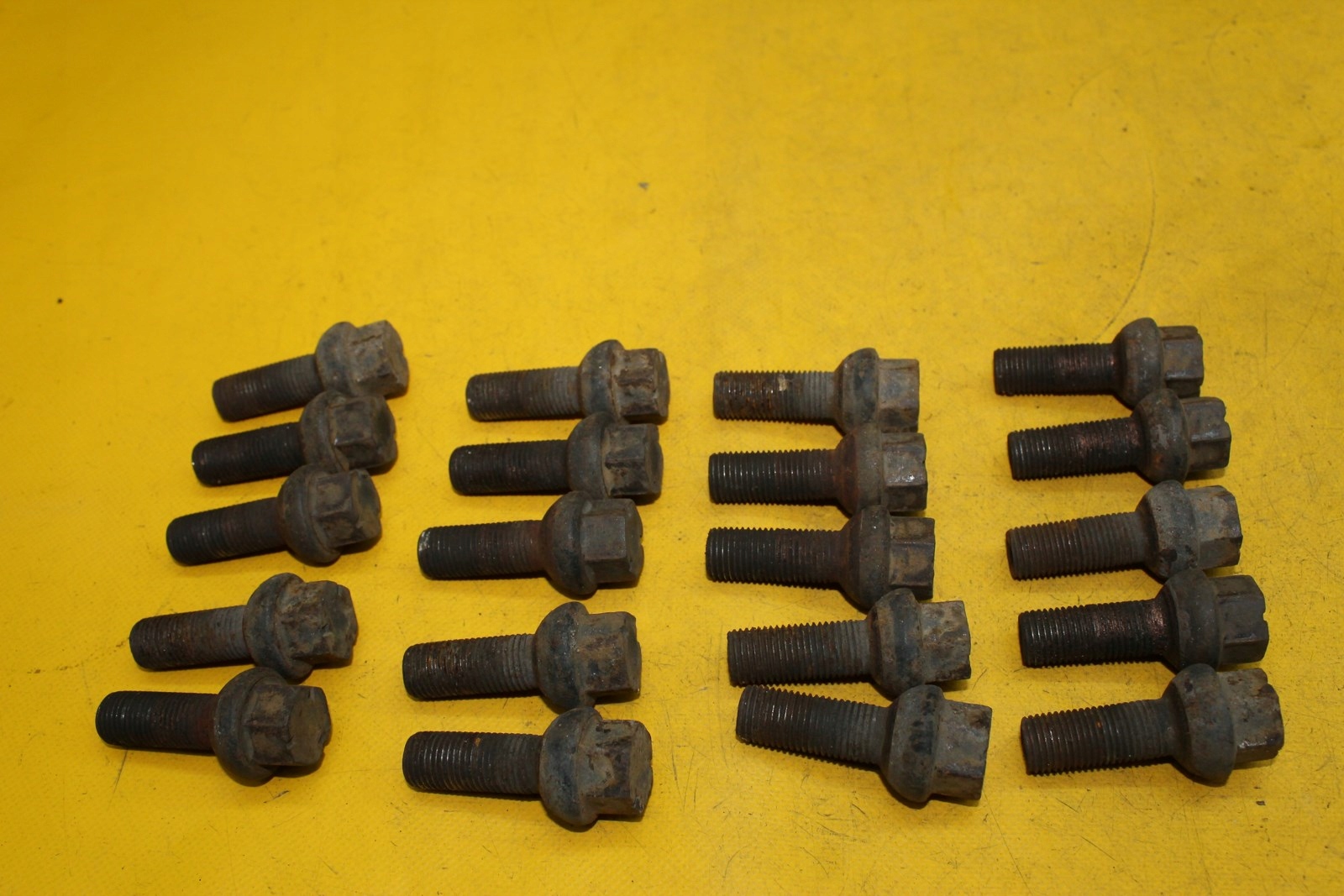 RUBY FOR VW T4 WHEELS 20 PCS.