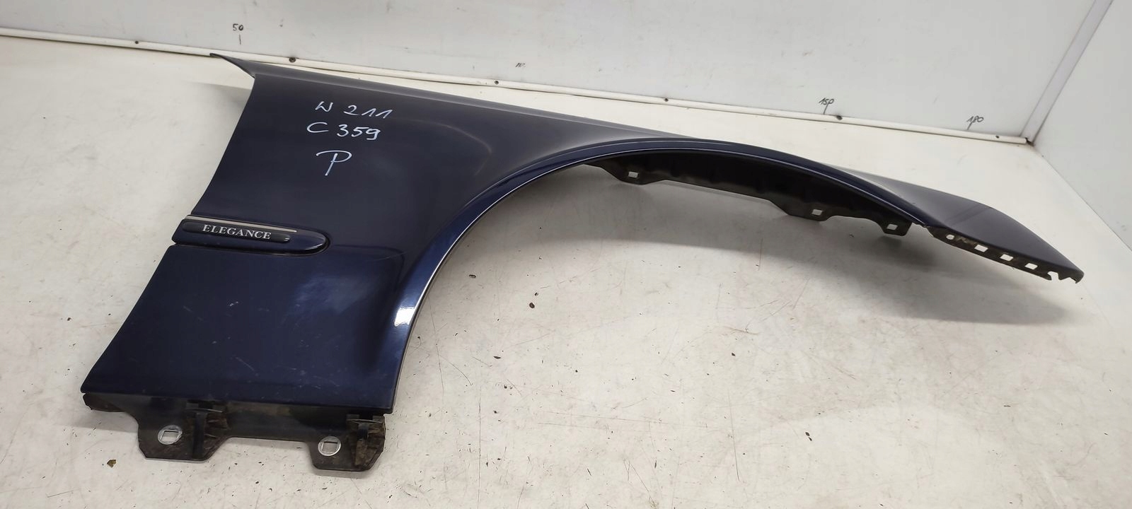fender right front front Mercedes W211 kombi C359