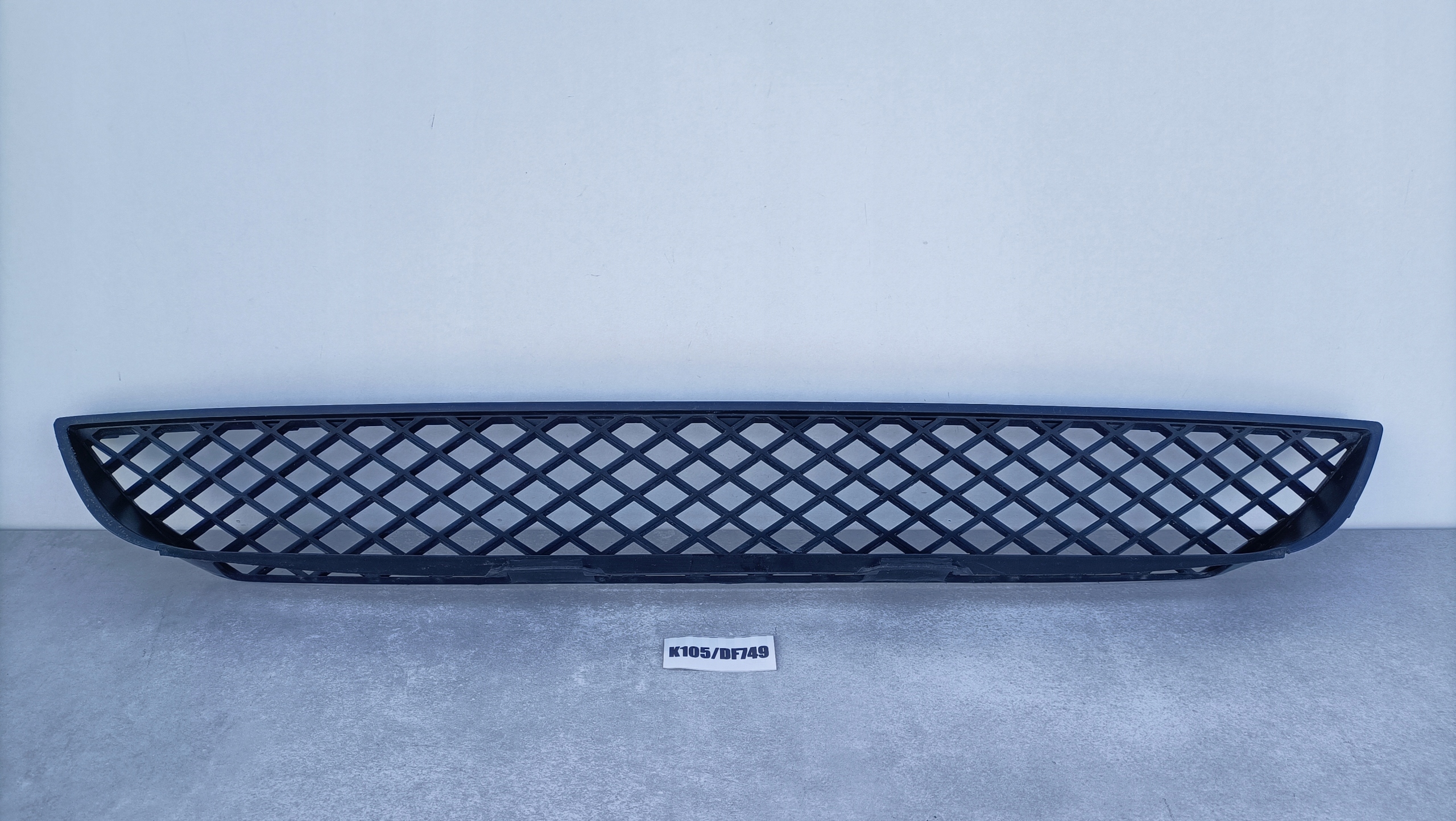 MERCEDES SPRINTER W906 grid of a bumper front central K105/DF749