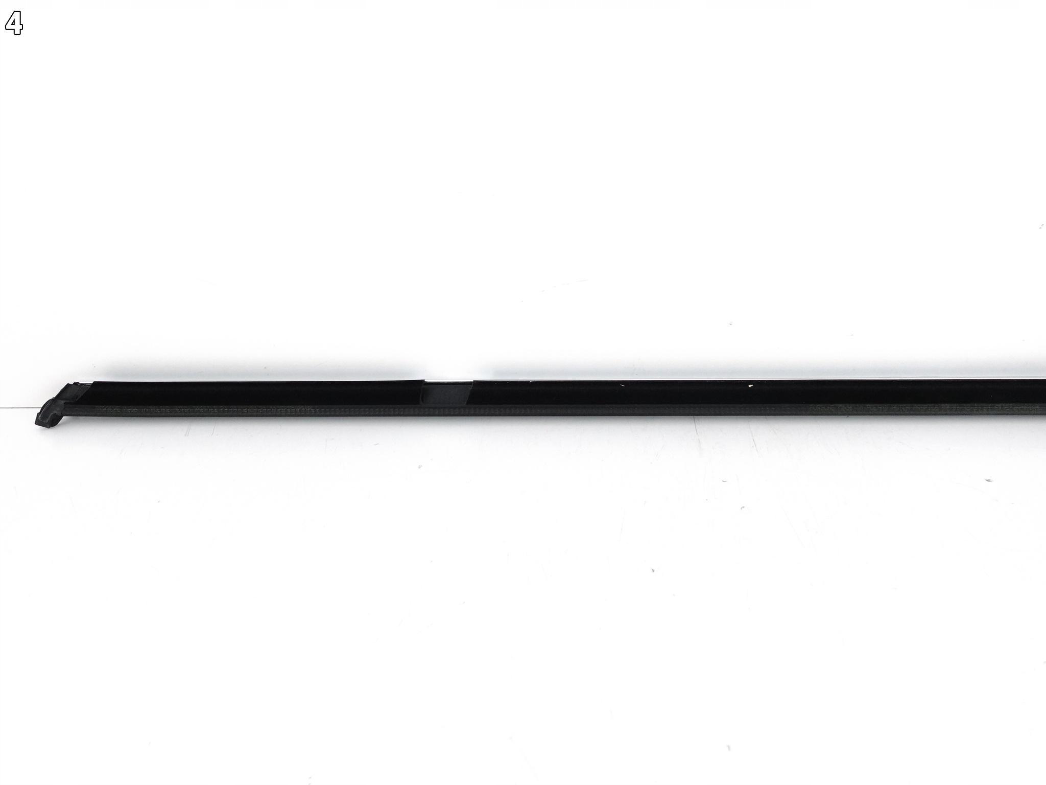 PORSCHE MACAN 14- LIFT moulding dust windows door right front CHROM GV9