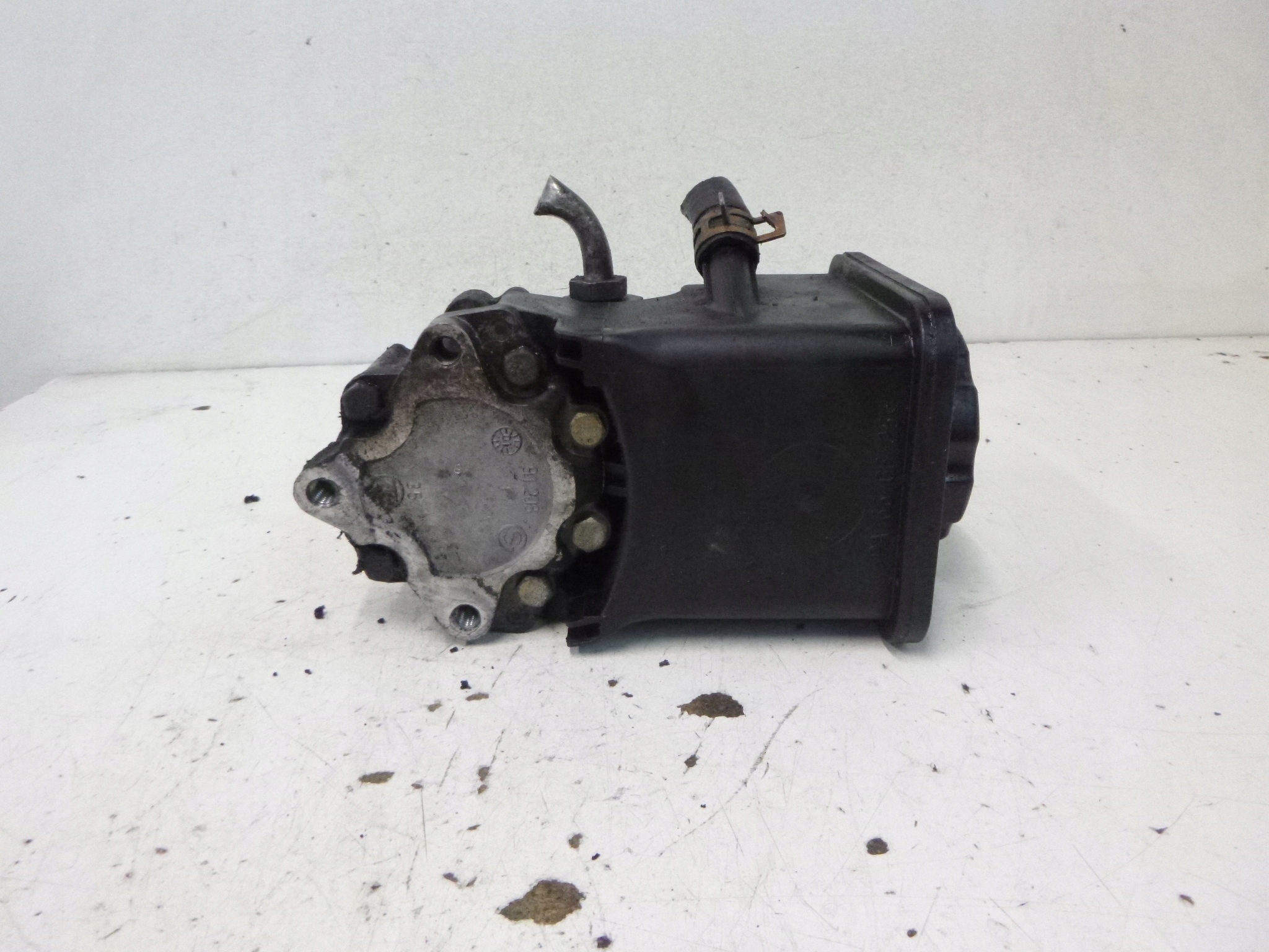 POMPE DIRECTION ASSISTÉE BMW E46 2.0D 1998