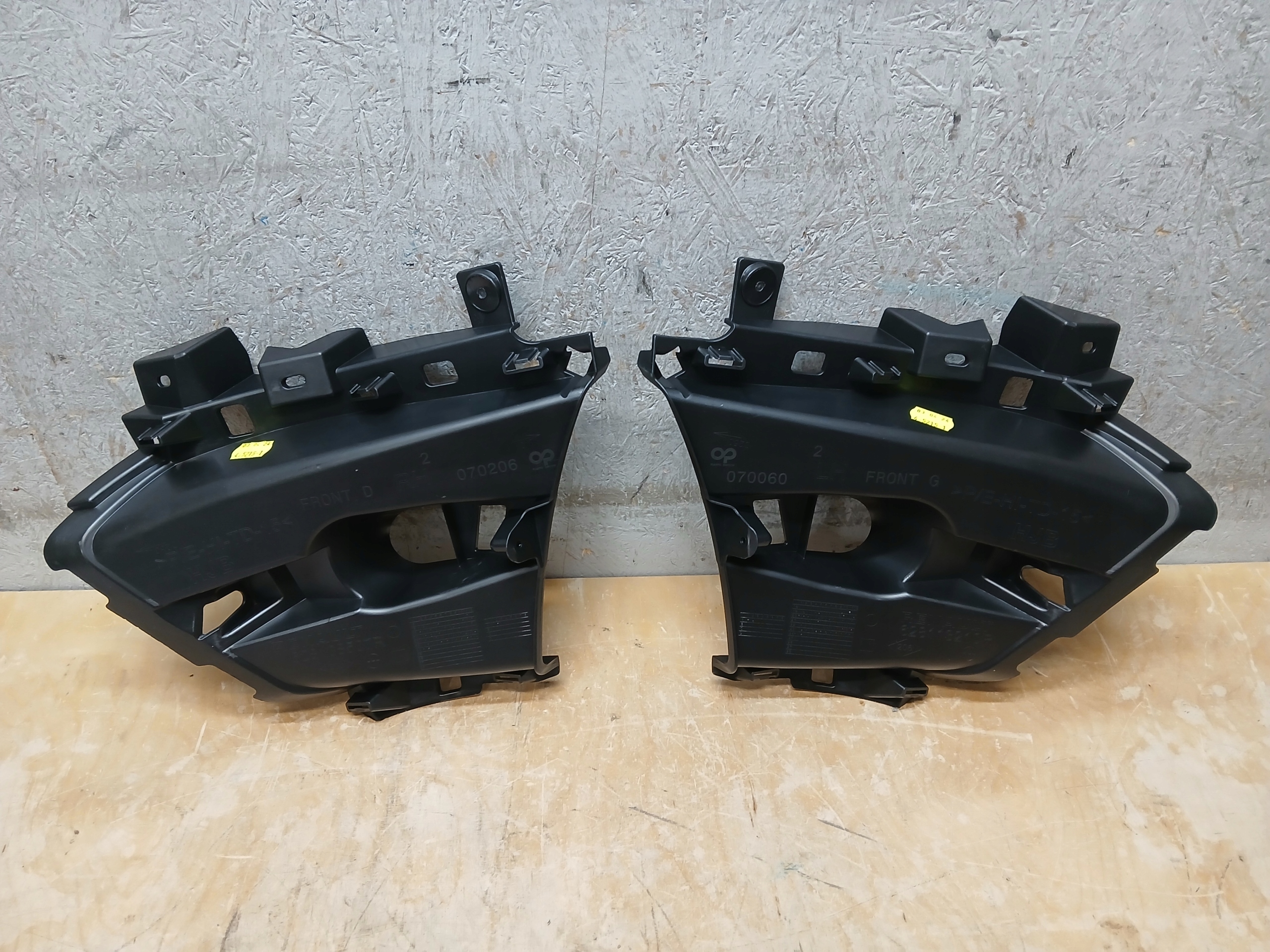 bumper front grid left RENAULT CAPTUR II 2 628108507R 628113210R