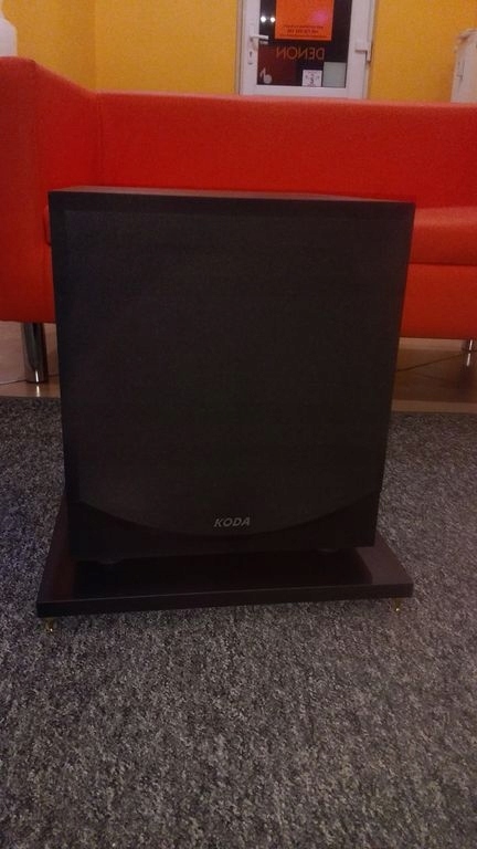 PODSTAWA POD SUBWOOFER BIAŁA WALNUT CZARNA KURIER Marka VolumePlus