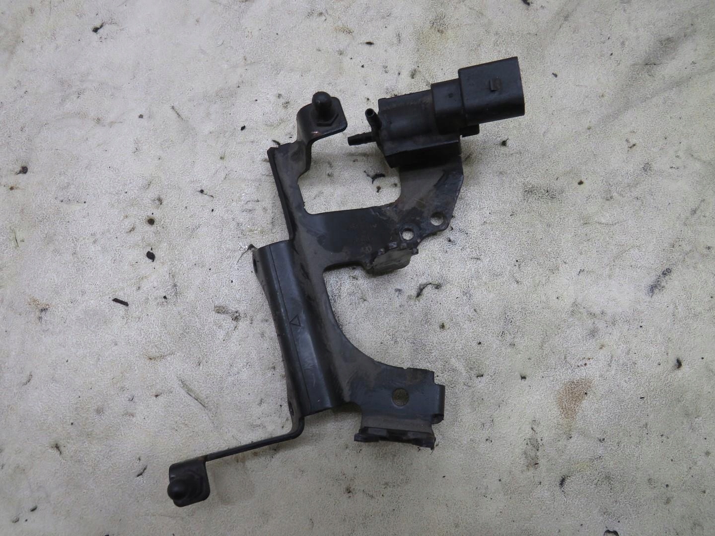 крепление насос ABS Audi Q5 8R 3.2 560042514434