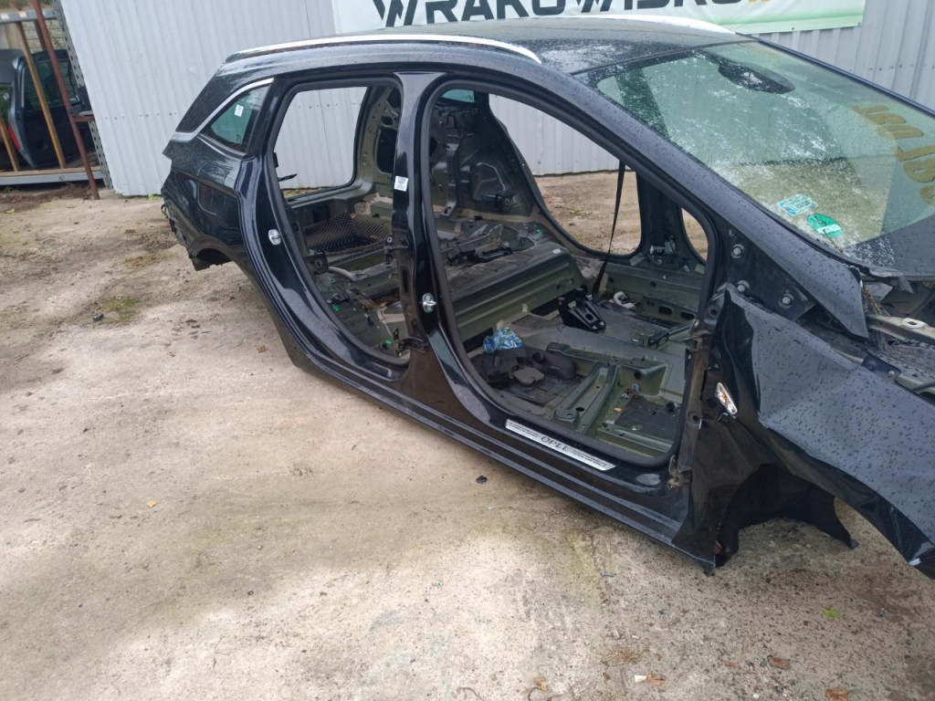 ASTRA V K ĆWIARTKA PRÓG SŁUPEK PRAWY Z22Y Numer katalogowy części 01