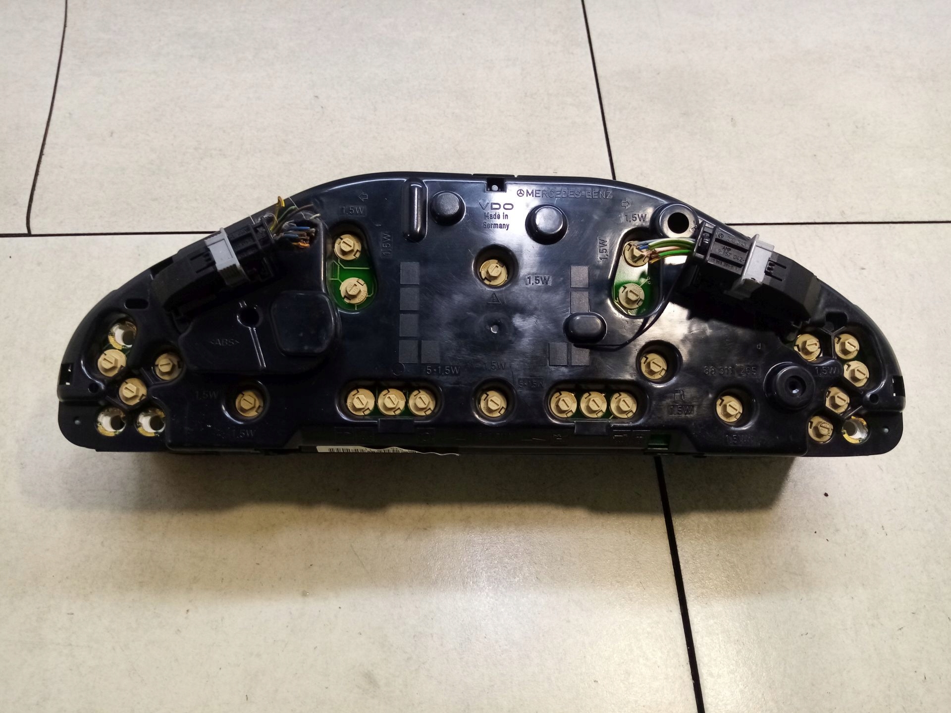 dials MERCEDES CLK W208 2.0 2085401911