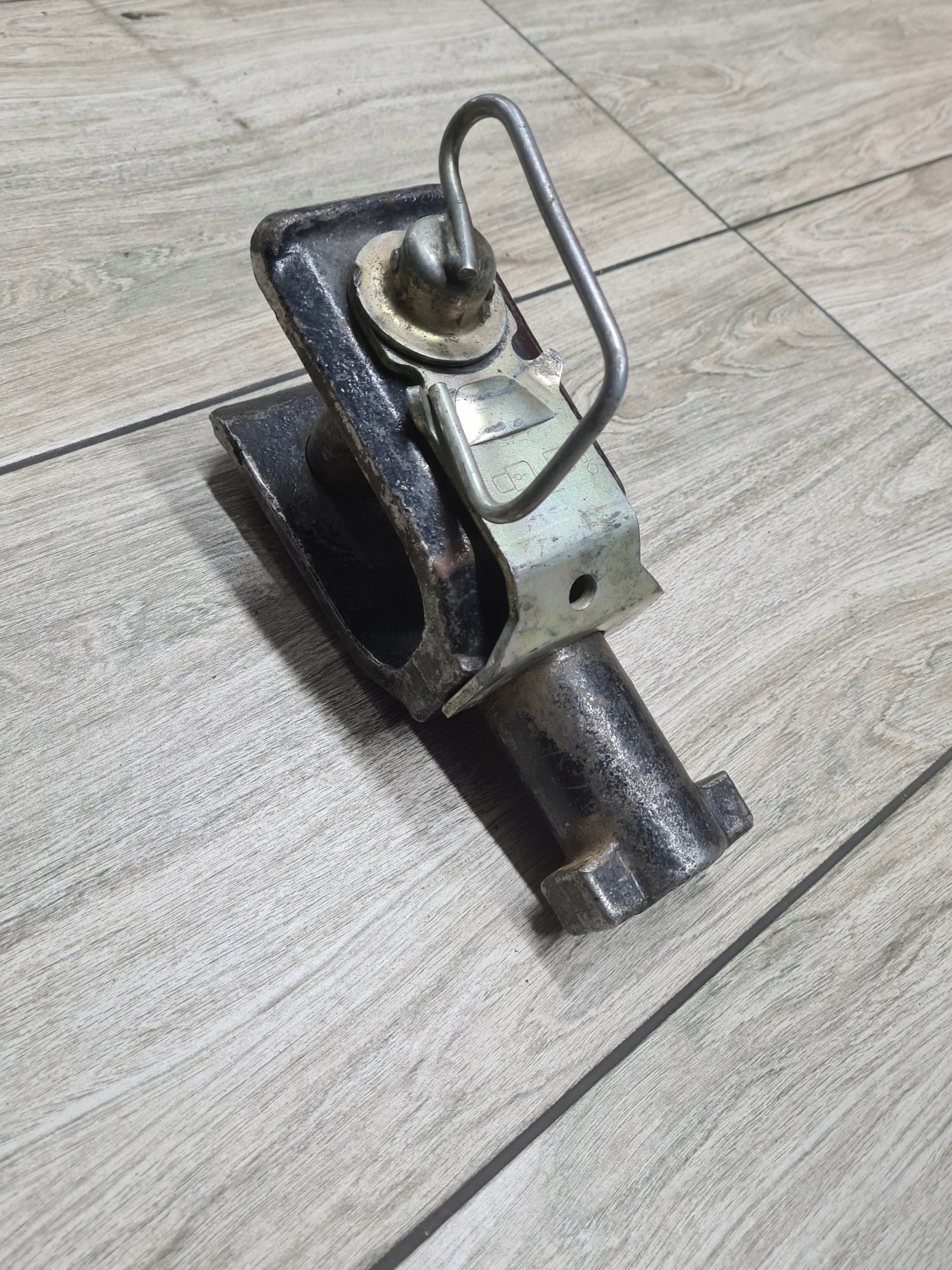 ZACZEP HAK HOLOWNICZY HOL VOLVO FH FM 9 12 13