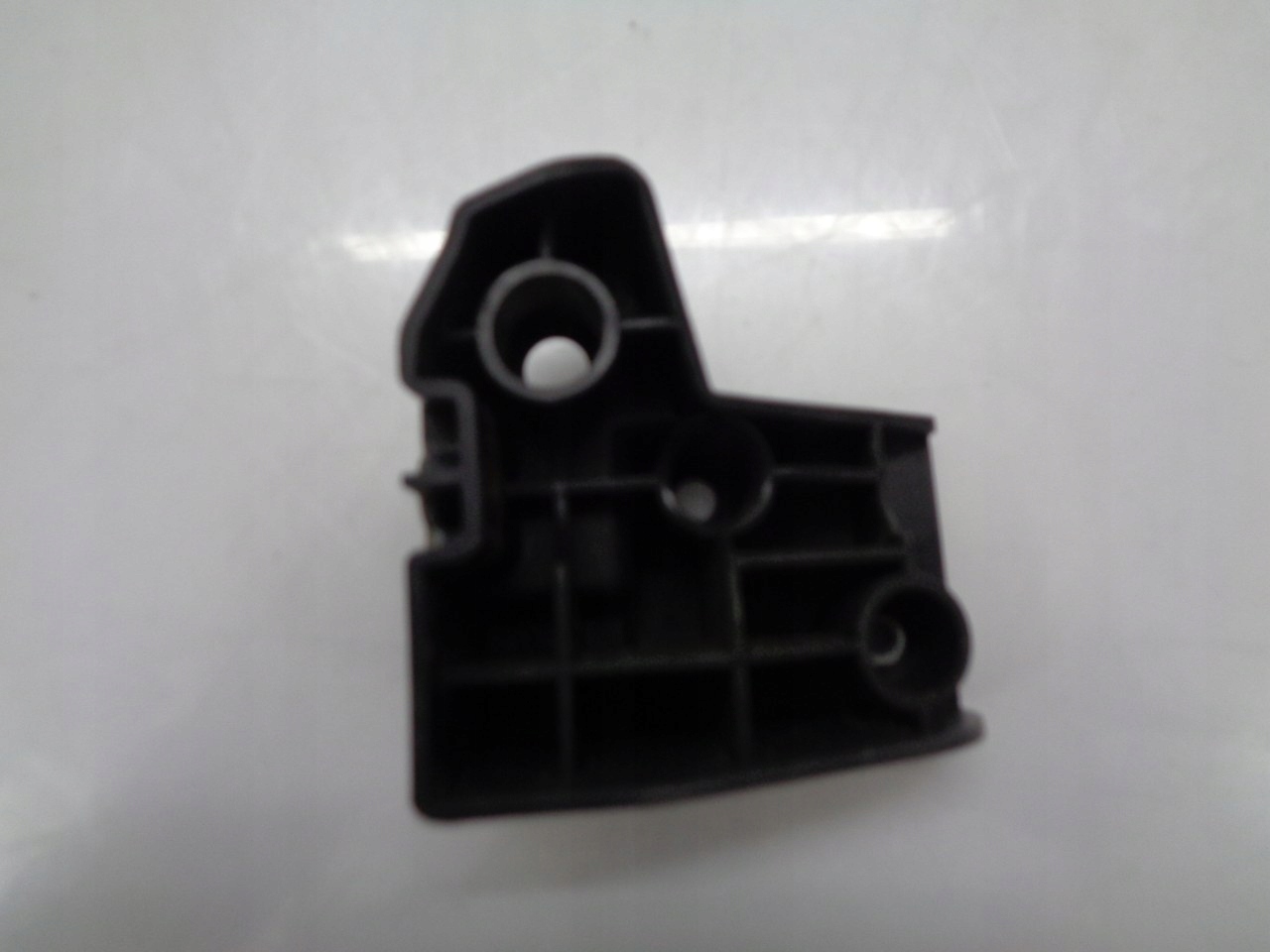 1009272-00-F - ТЕСЛА S СЛАЙД ЛЕВОЕ КРЕПЛЕНИЕ ЛАМПЫ