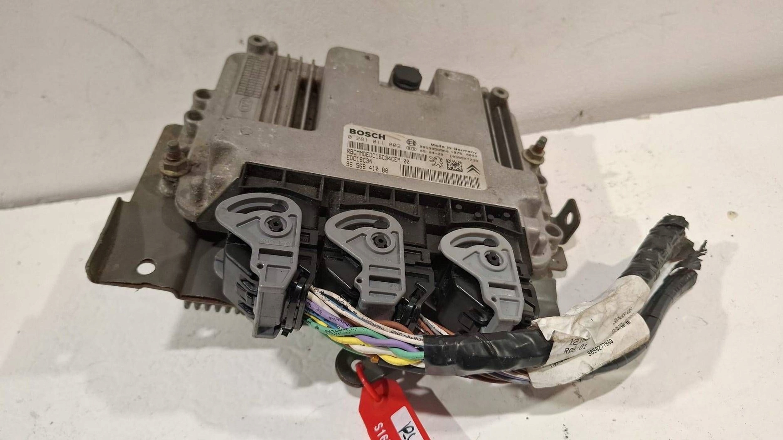control unit of the engine computer 0281011802 Citroen Peugeot 1.6 HDI