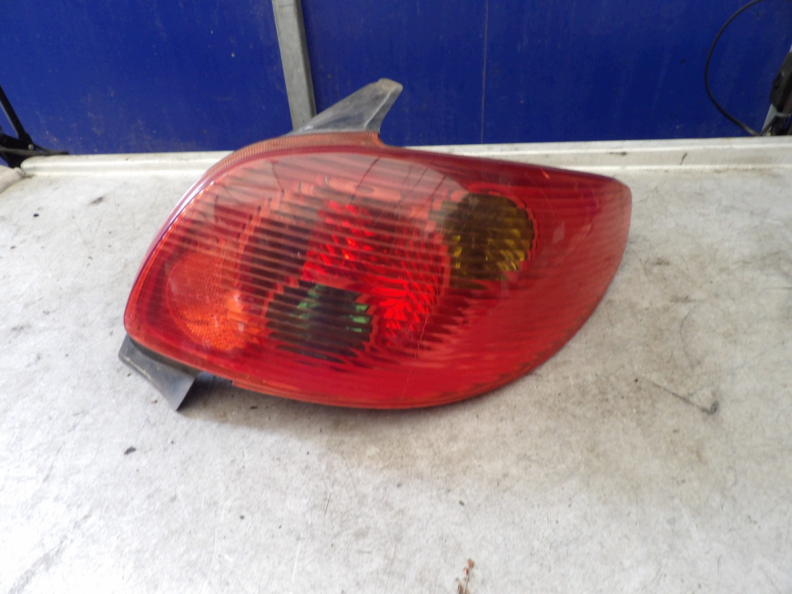 Peugeot 206 light rear right lift