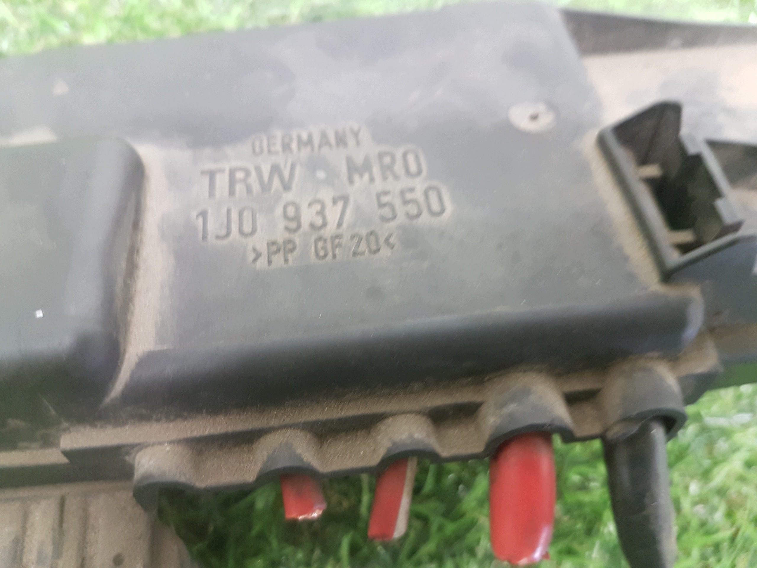 fuse box AUDI A3 8L 1J0937550