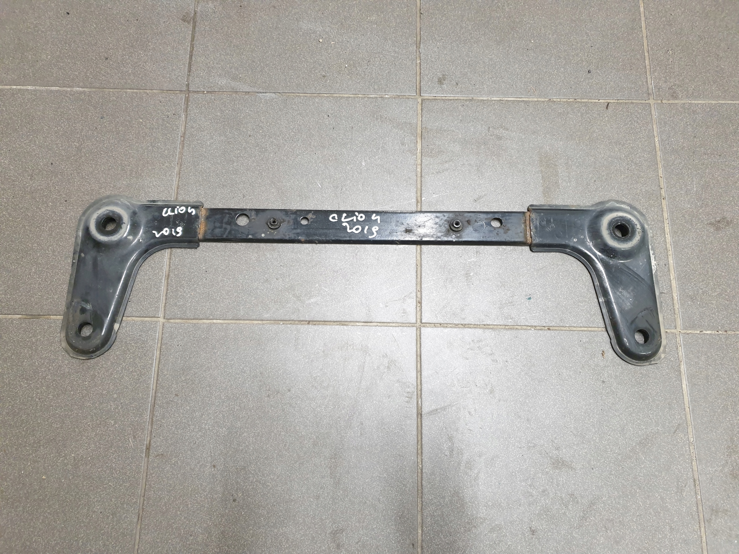 sider console holder bracket CLIO IV 4 2013- 8200537434