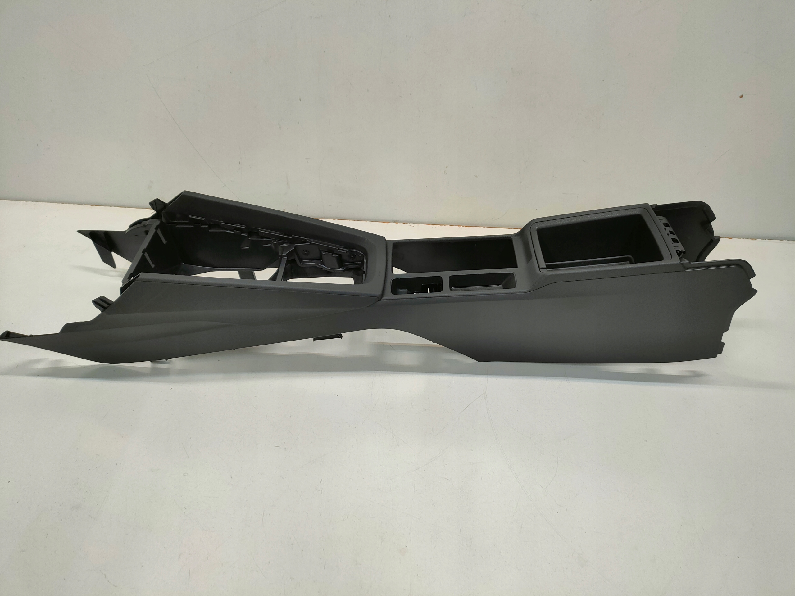 SKODA OCTAVIA 4 IV 5E3 тунель середина защита 5E4863241B 5E4863243A