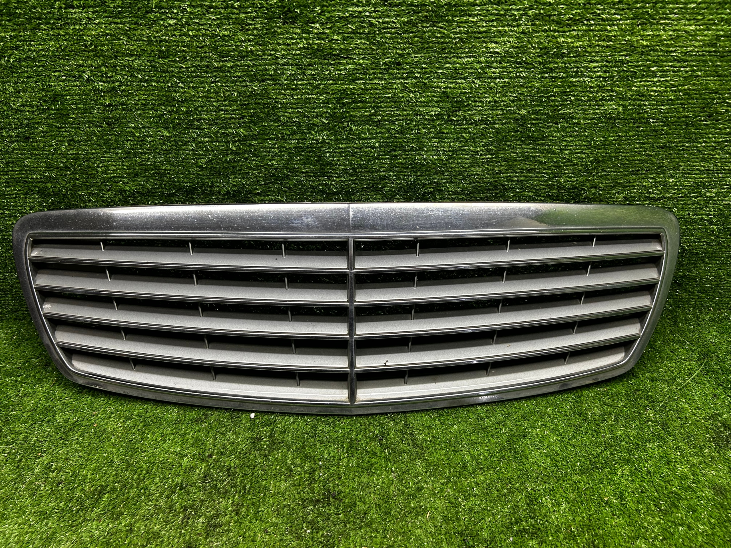 Grill przód przedni atrapa chłodnicy CHROM Mercedes W211 Avantgarde