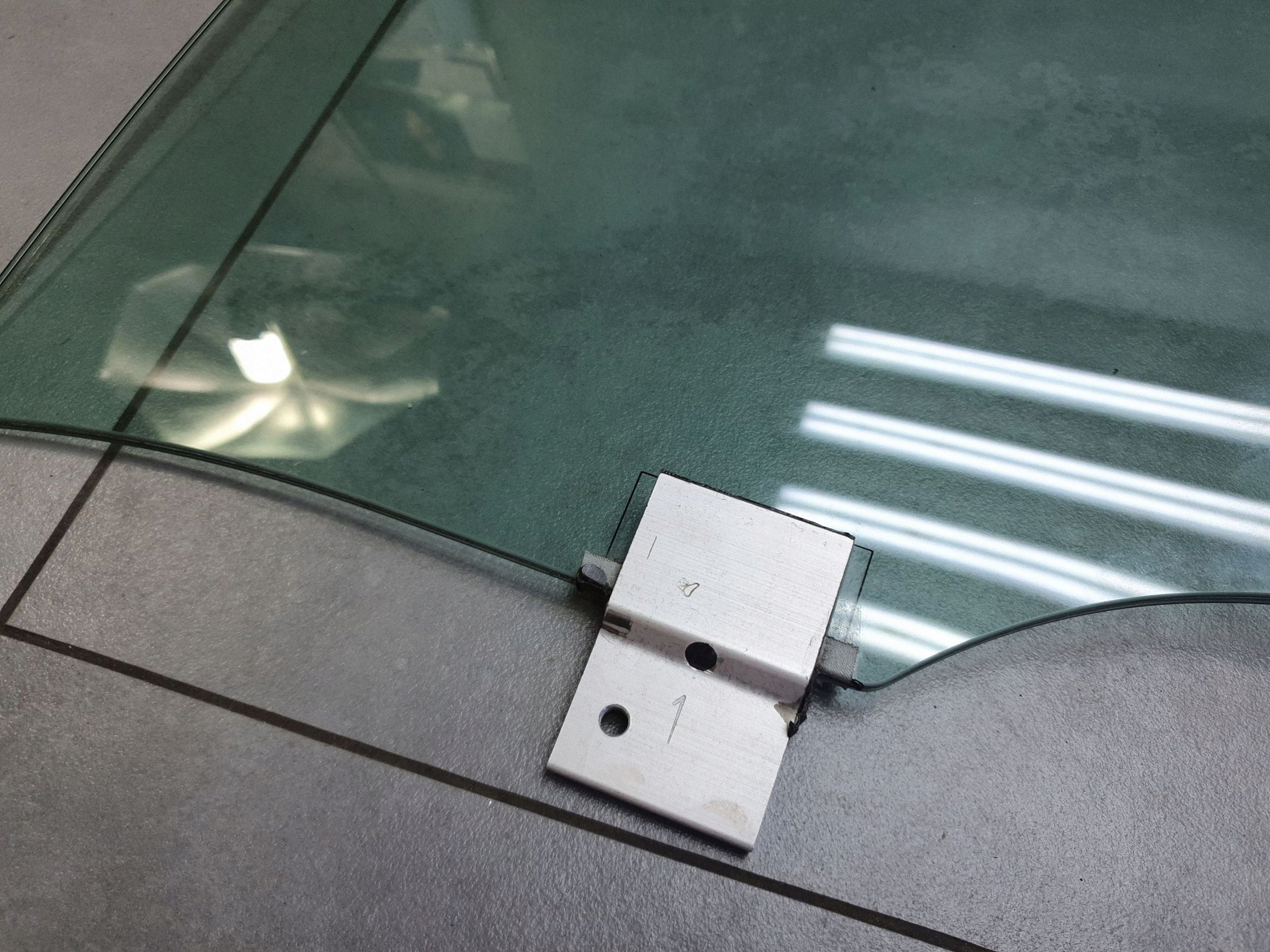 Audi Q8 window door left front 2022 4M8845021B podwojna