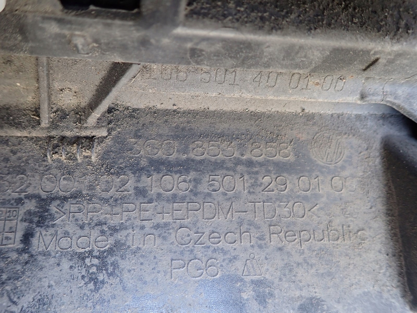 moulding threshold right threshold right VW PASSAT B8 3G 2014- 3G0853858