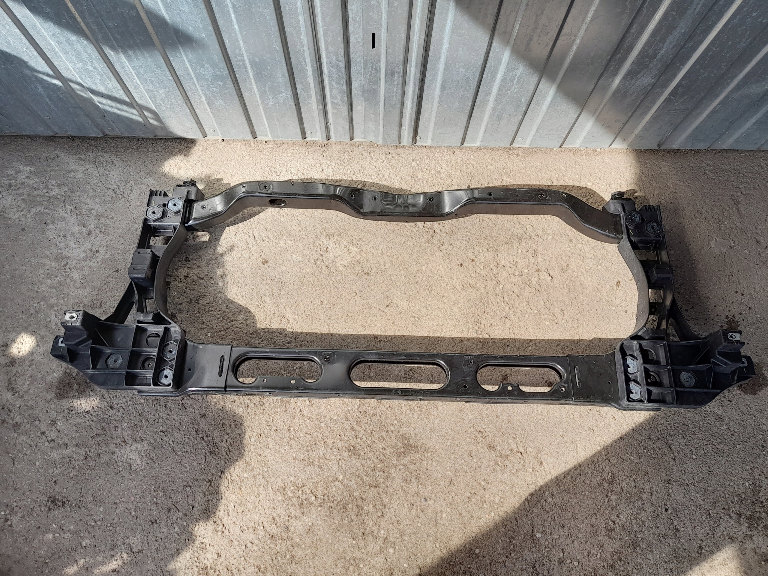 PAS PRZÓD DODGE RAM IV 2008-2010 Numer katalogowy części 4000004 AA