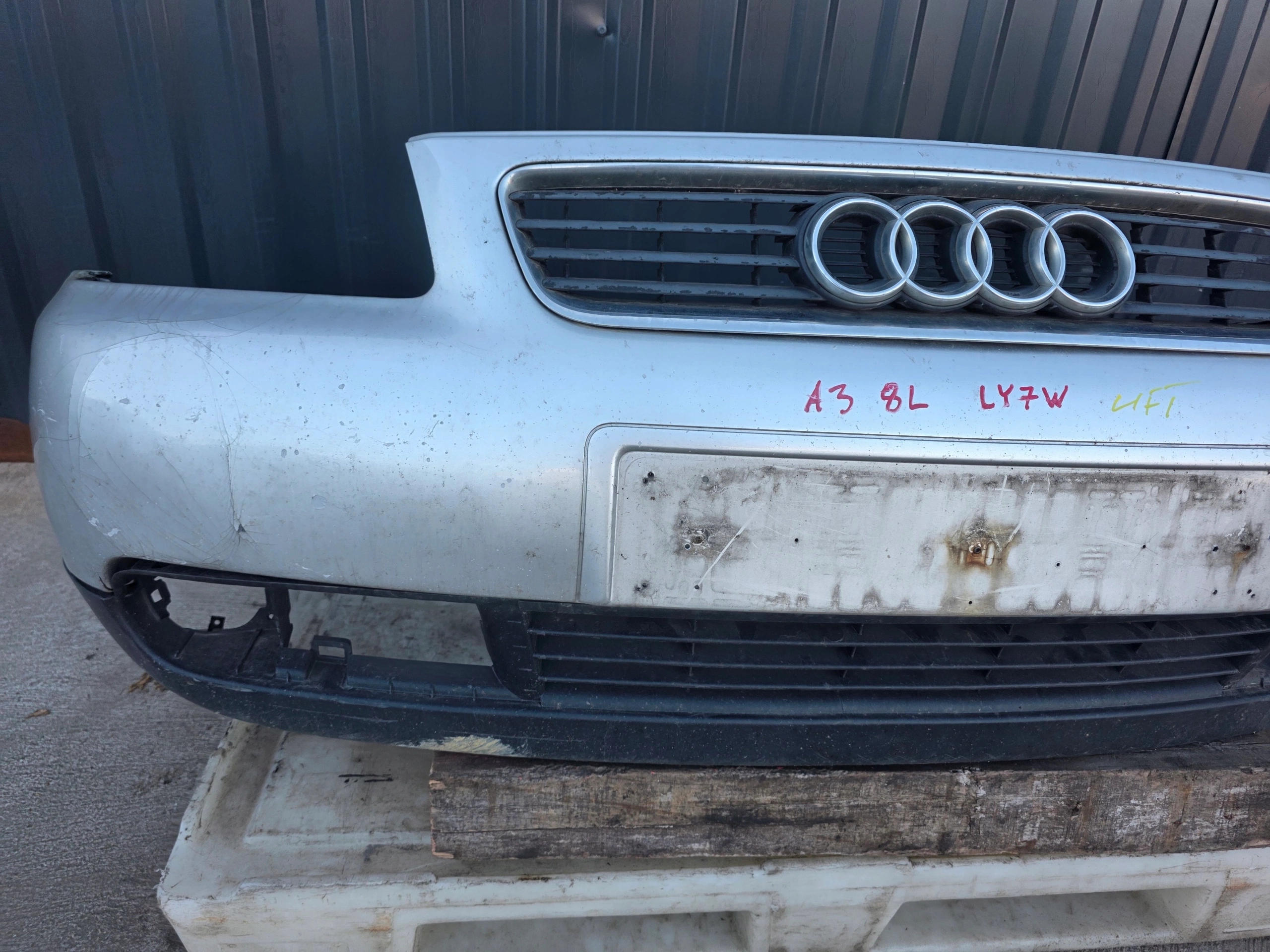 bumper front AUDI A3 8L LIFT LY7W complete !!!