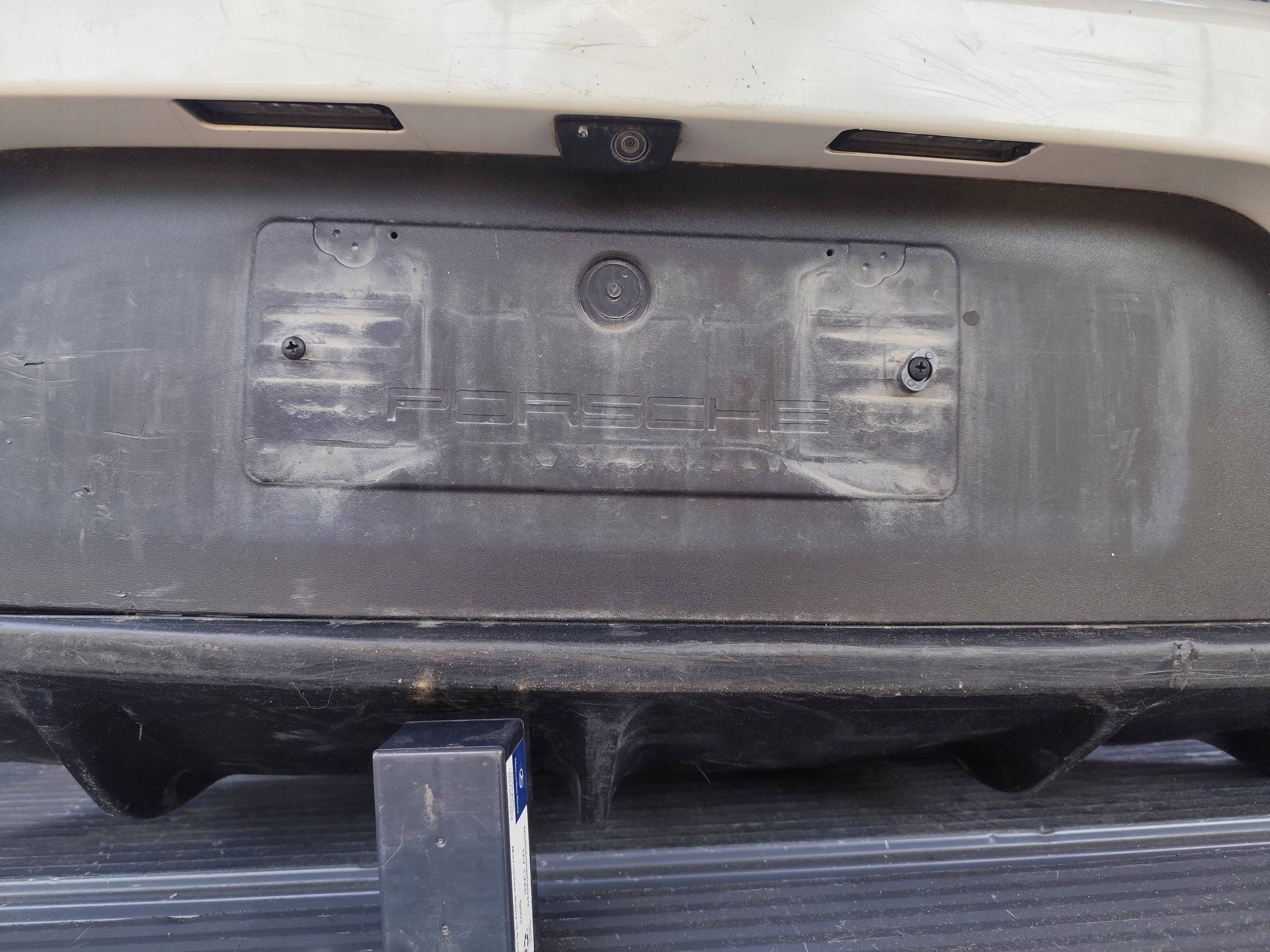 PORSCHE MACAN 95B LIFT bumper rear 4xPDC complete damaged
